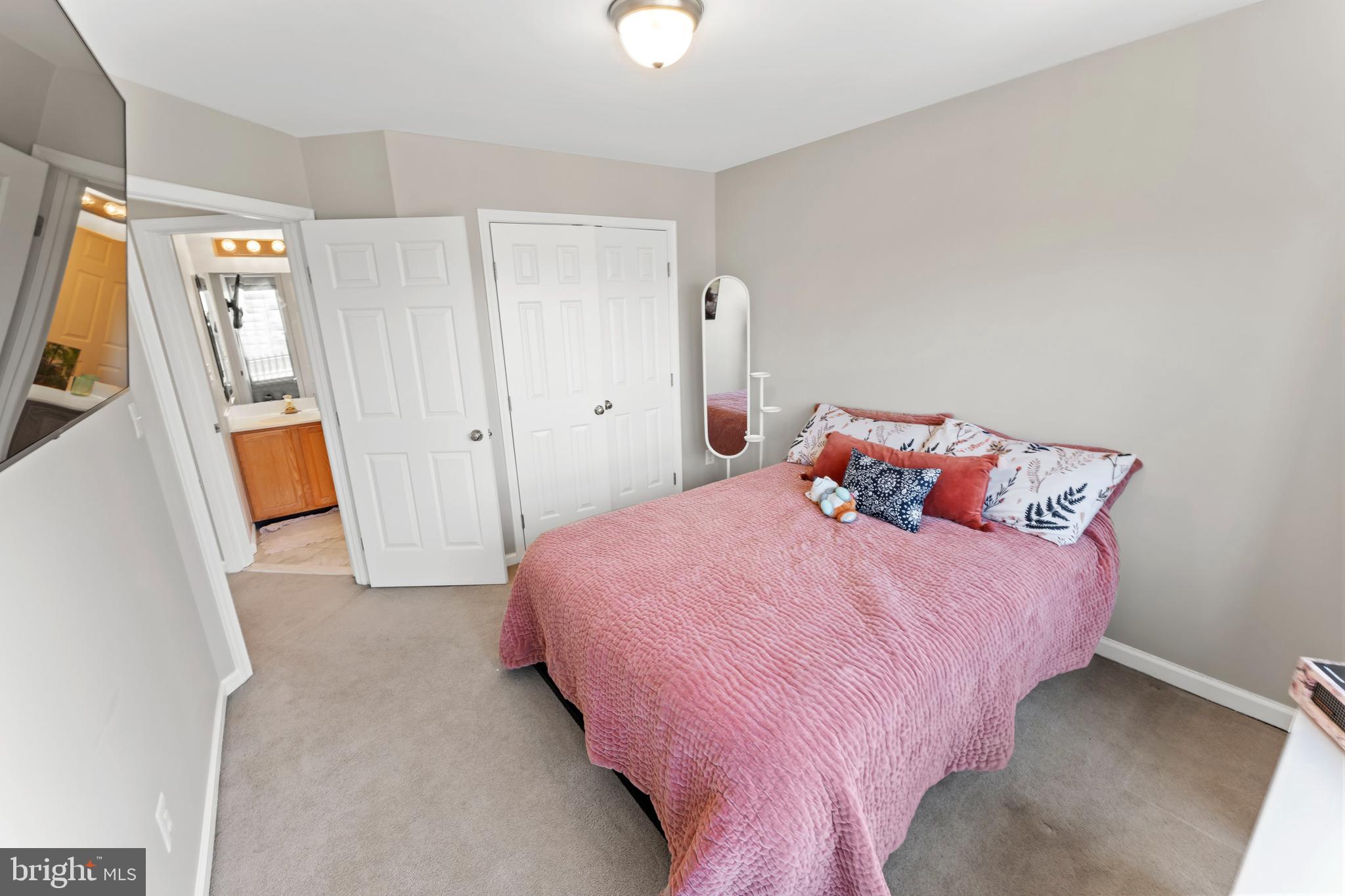 RIVER OAKS - Residential