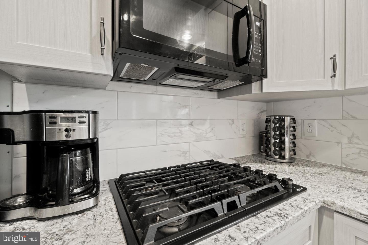 RIVER OAKS - Residential