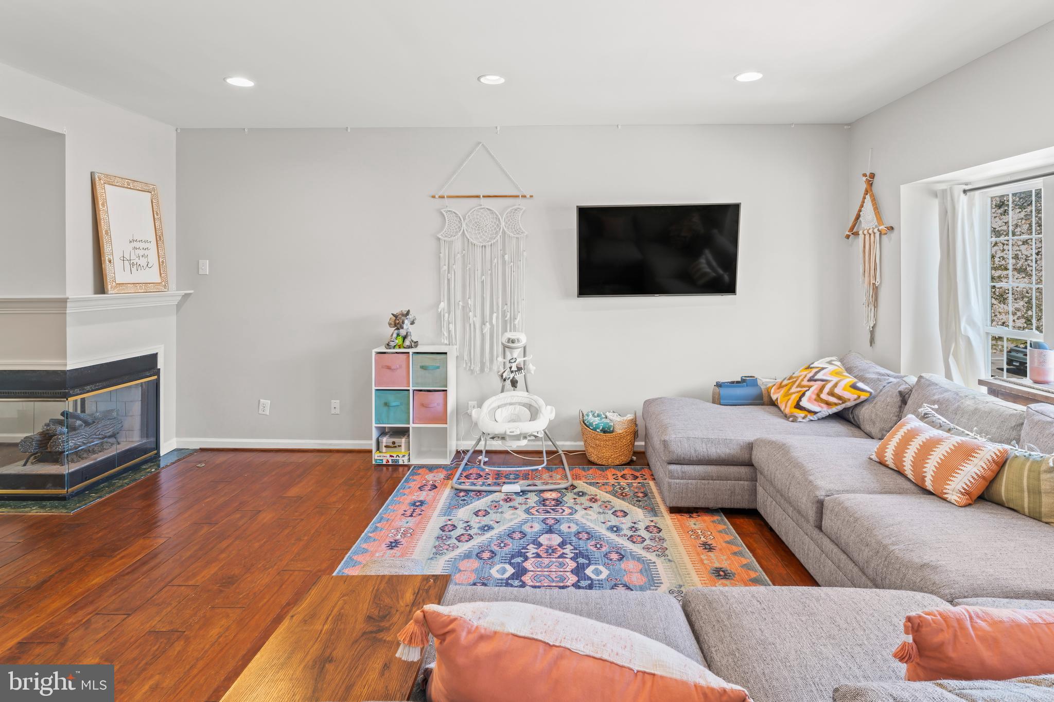 RIVER OAKS - Residential