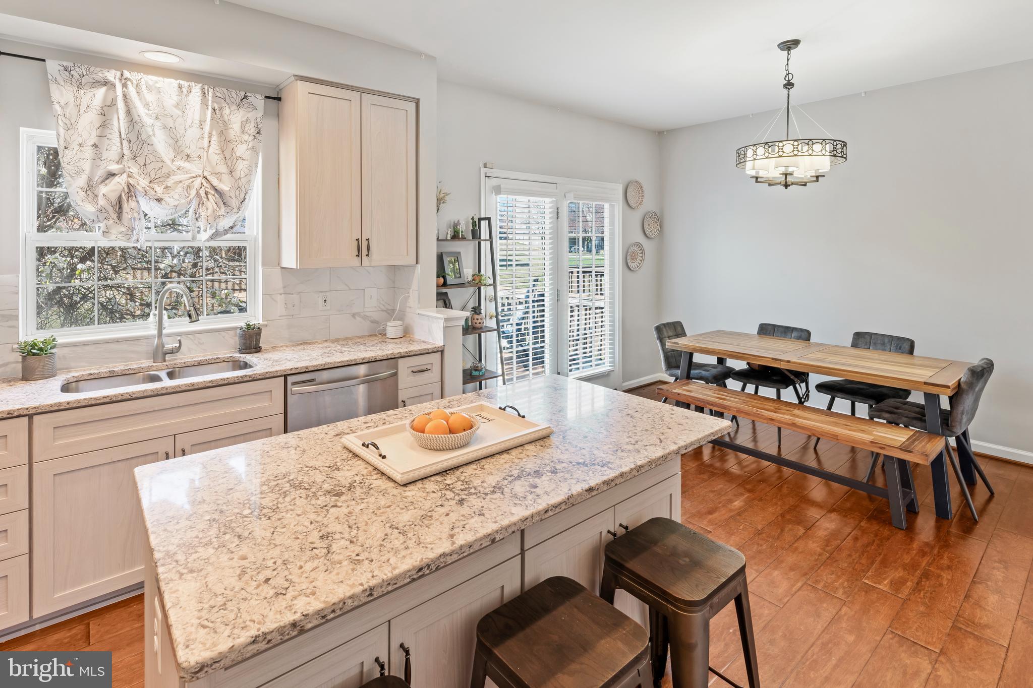 RIVER OAKS - Residential