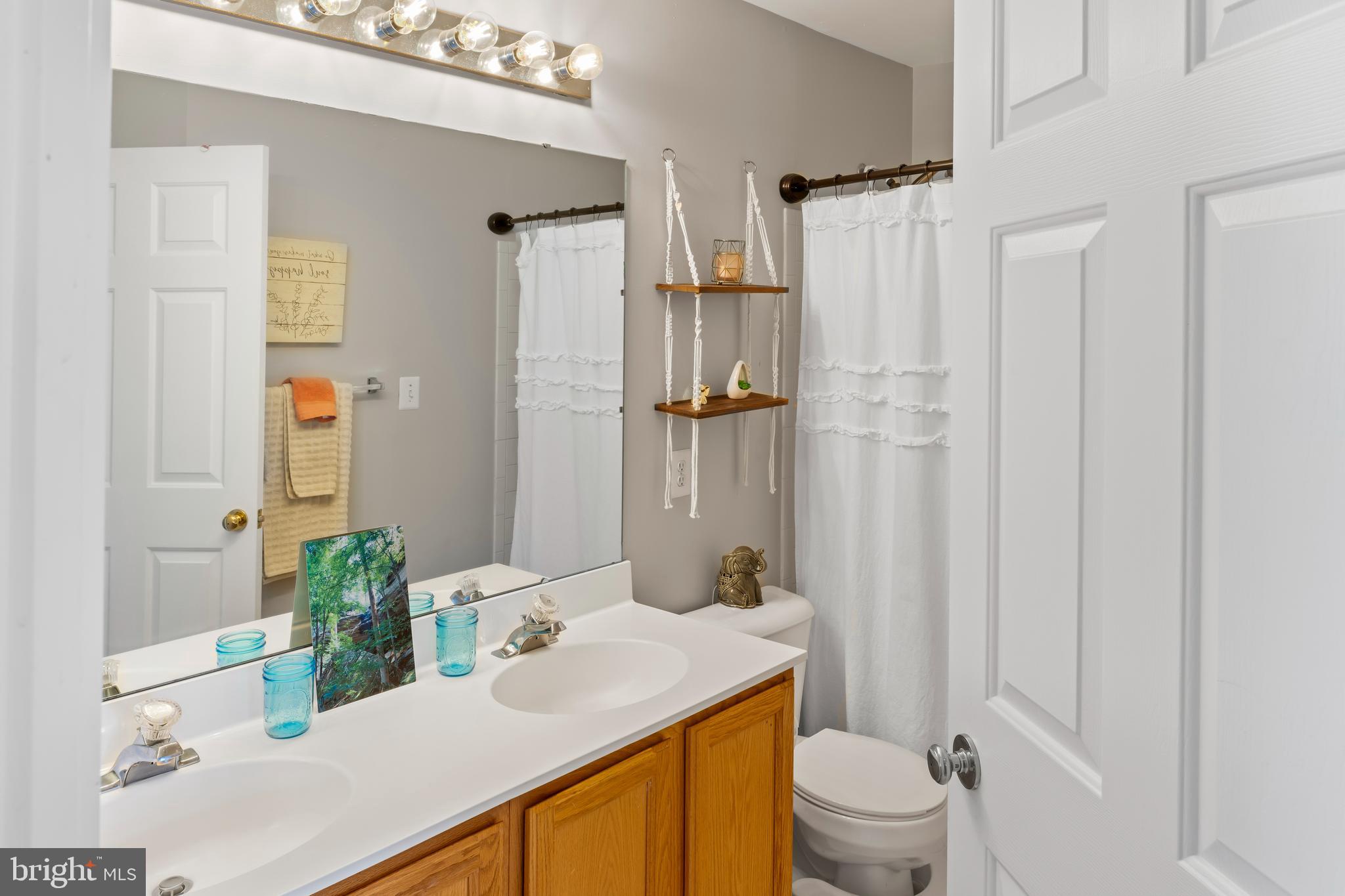 RIVER OAKS - Residential