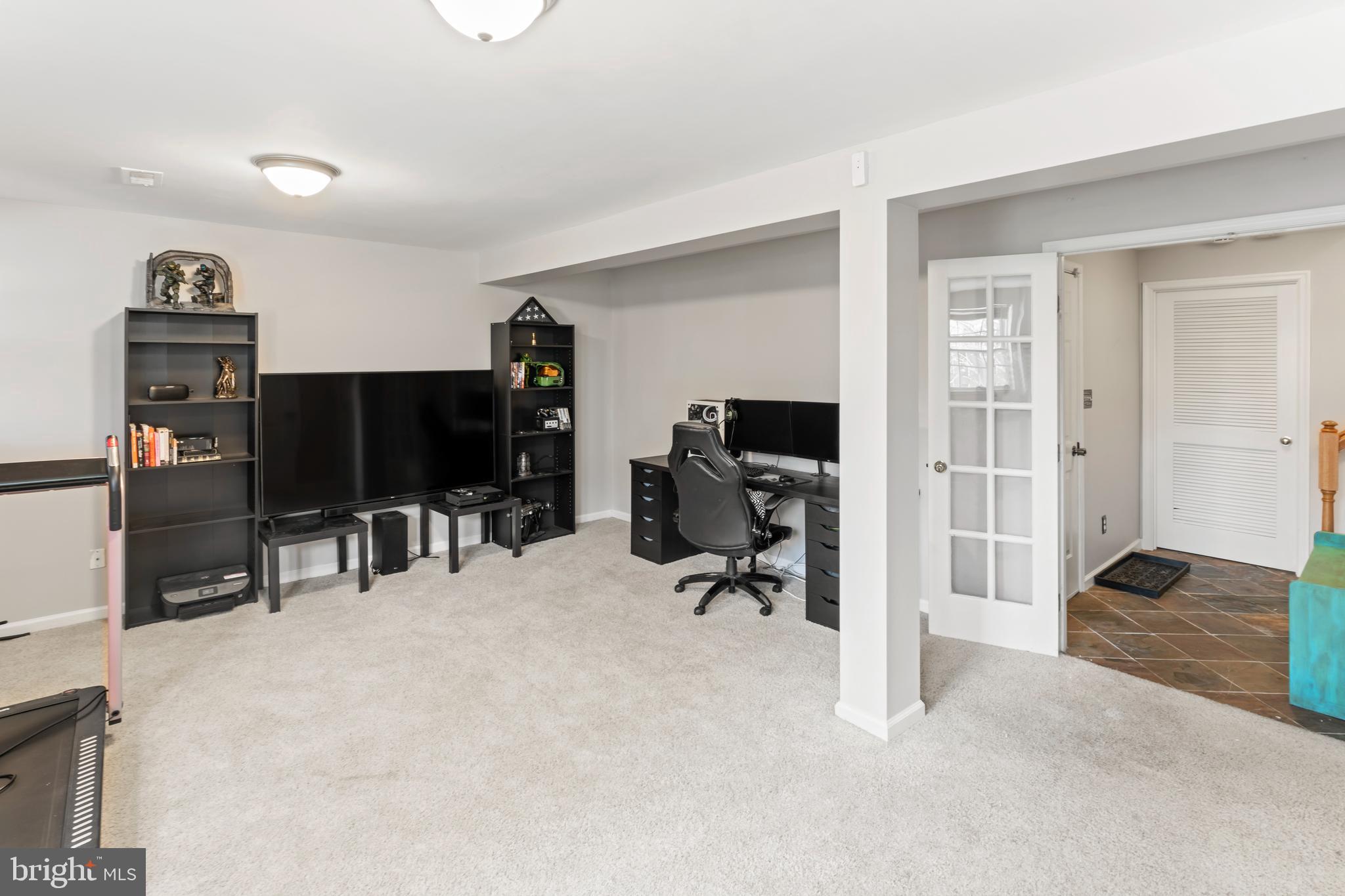 RIVER OAKS - Residential