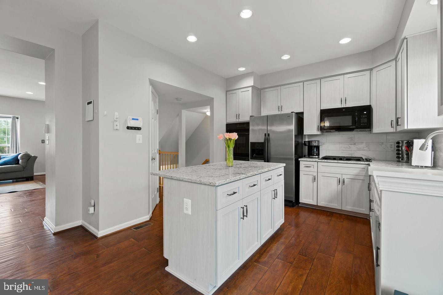 RIVER OAKS - Residential