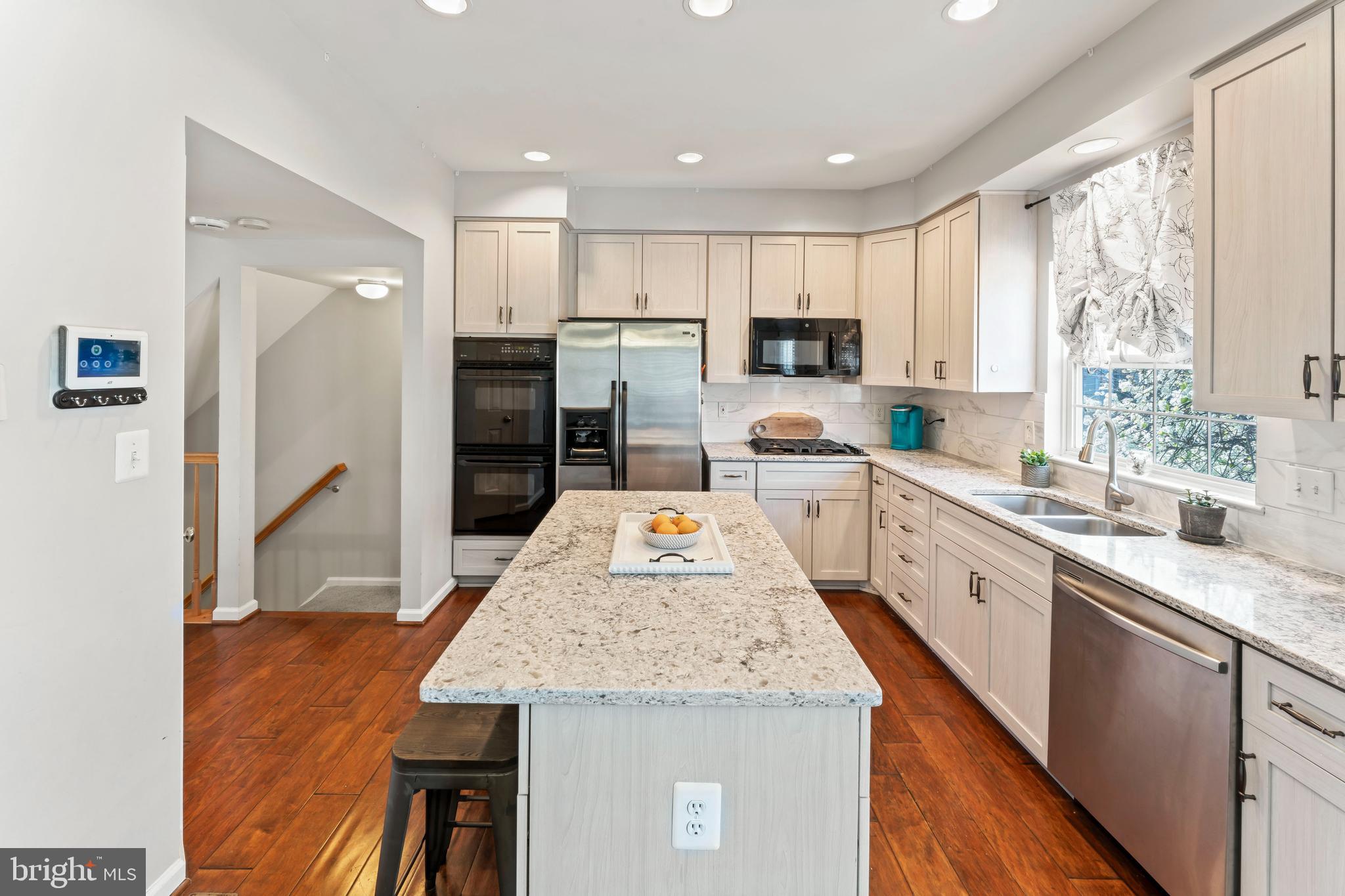 RIVER OAKS - Residential