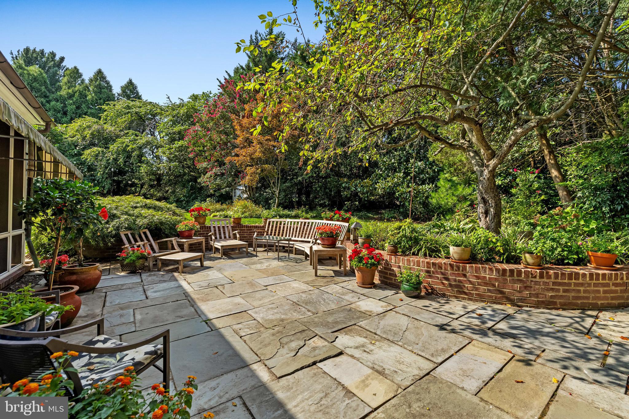 HOMELAND HISTORIC DISTRICT - Residential