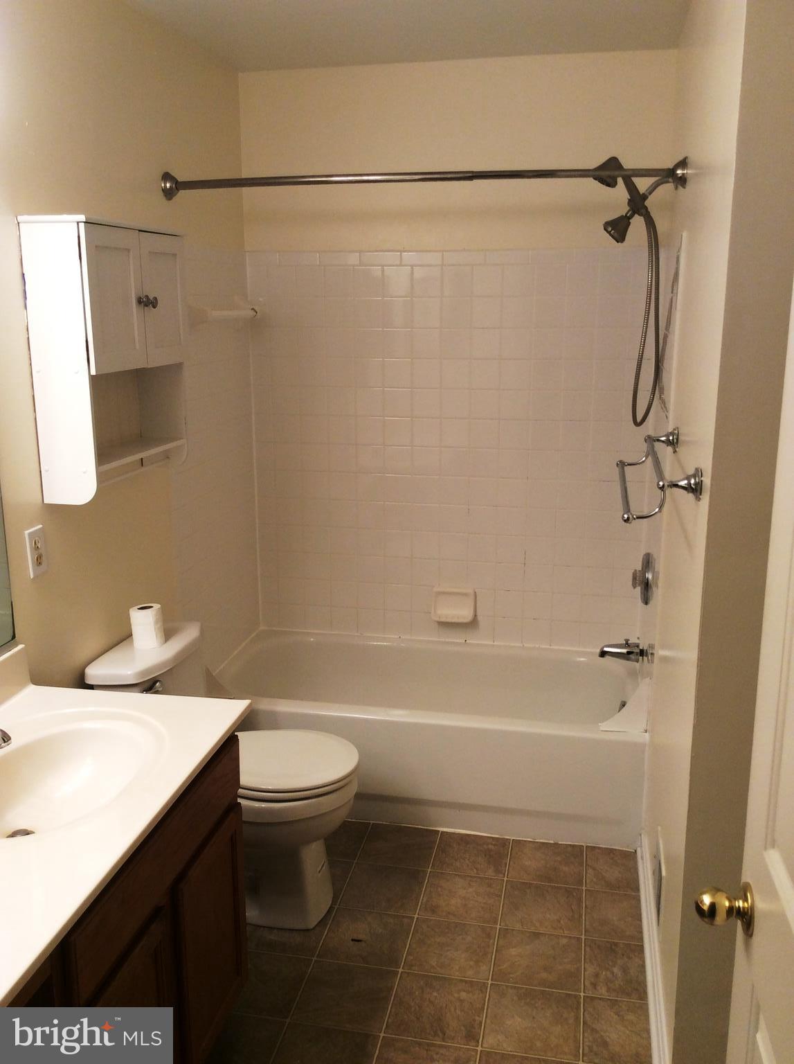 RIVERSIDE - Residential Lease