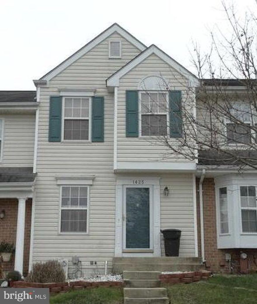 3 FINISHED LEVELS.  EAT IN KITCHEN WITH STAINLESS APPLIANCES. LARGE OPEN FIRST FLOOR WITH WOOD LAMINET FLOORS. DECK. BACKS TO TREES. FULLY FINISHED BASEMENT WITH WALK OUT TO BACK YARD. Must use WEICHERT REALTORS Diana Realty app &lease. $50  each credit applicant over 18 yrs of age.1st mo rent&security deposit must be certified funds;NO personal checks