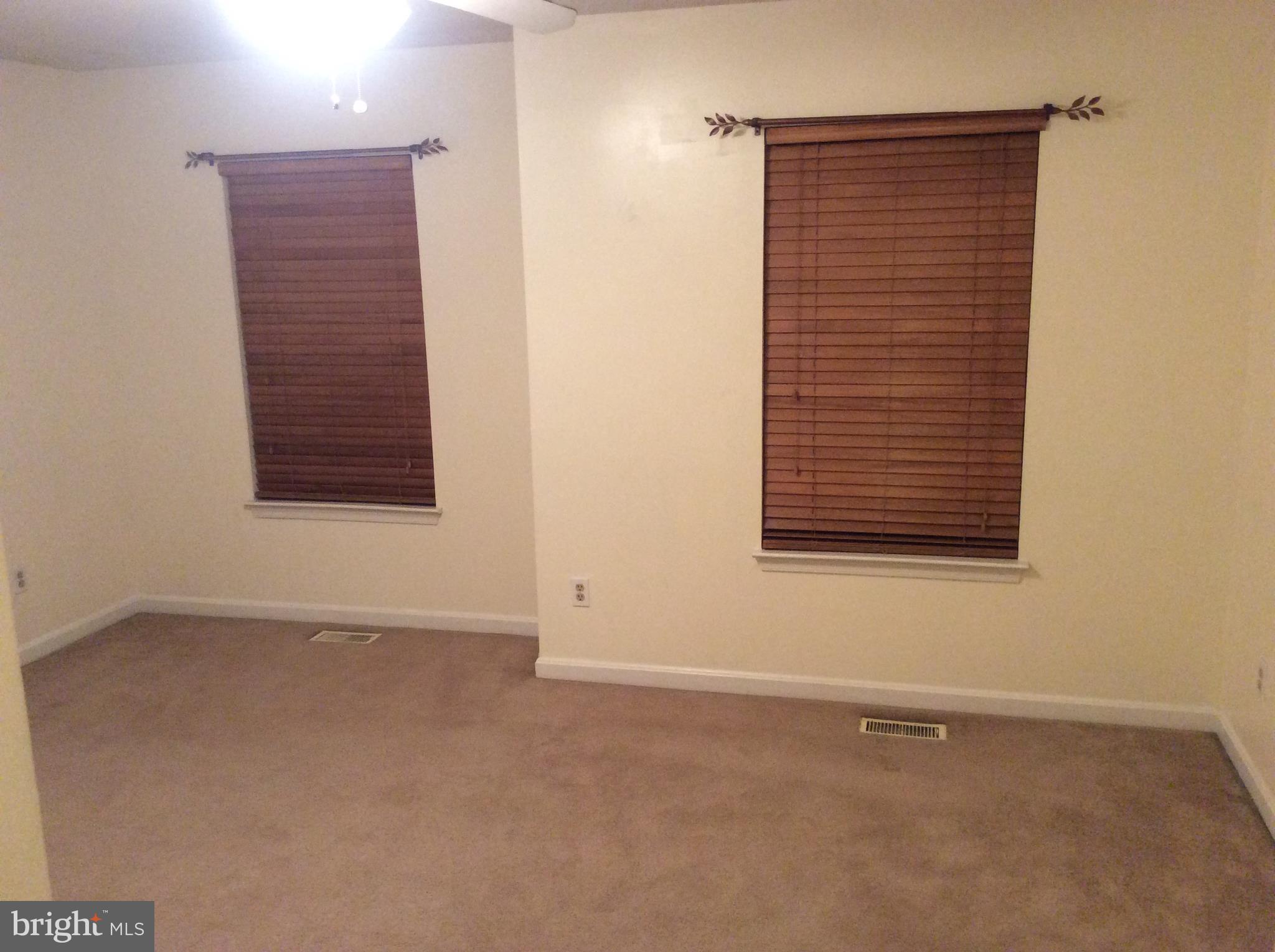 RIVERSIDE - Residential Lease