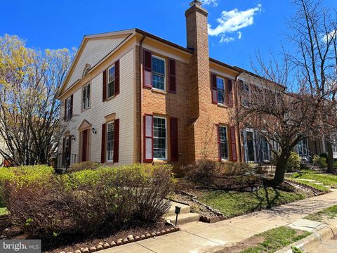 Townhouse For Sale - 5836 Apsley House Court<br/> ALEXANDRIA, VA 22310