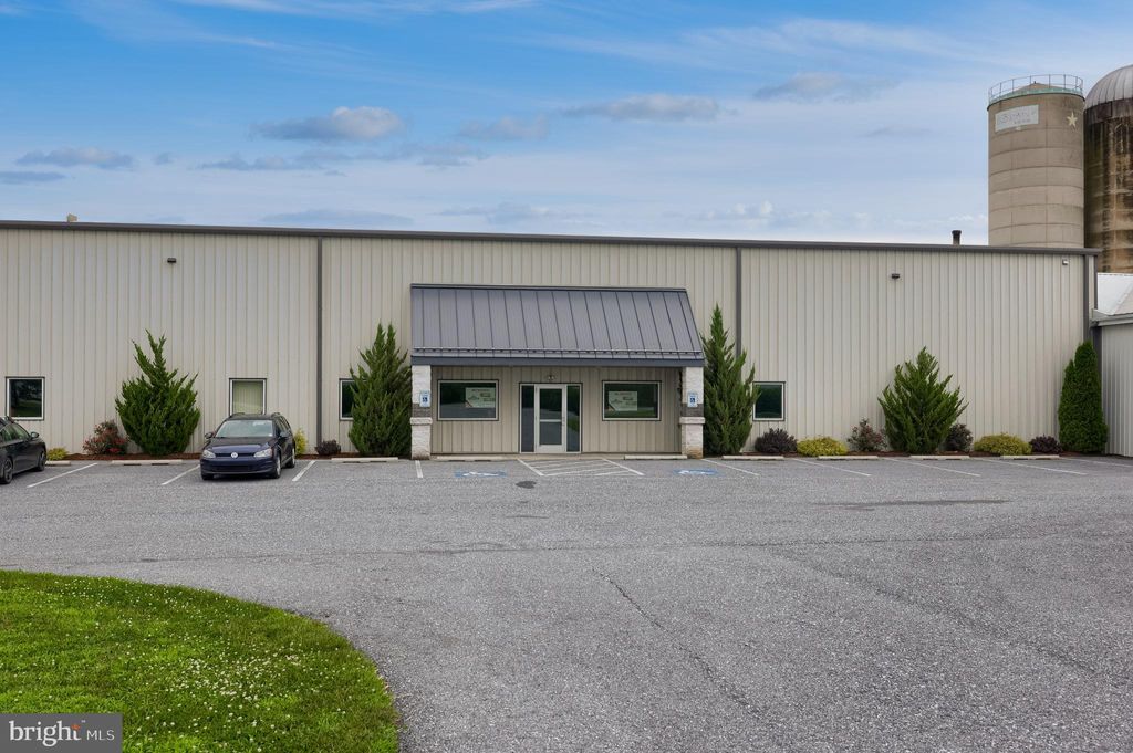 Photo of 608 Fairview Road, MANHEIM, PA 17545 (MLS # PALA2073208)