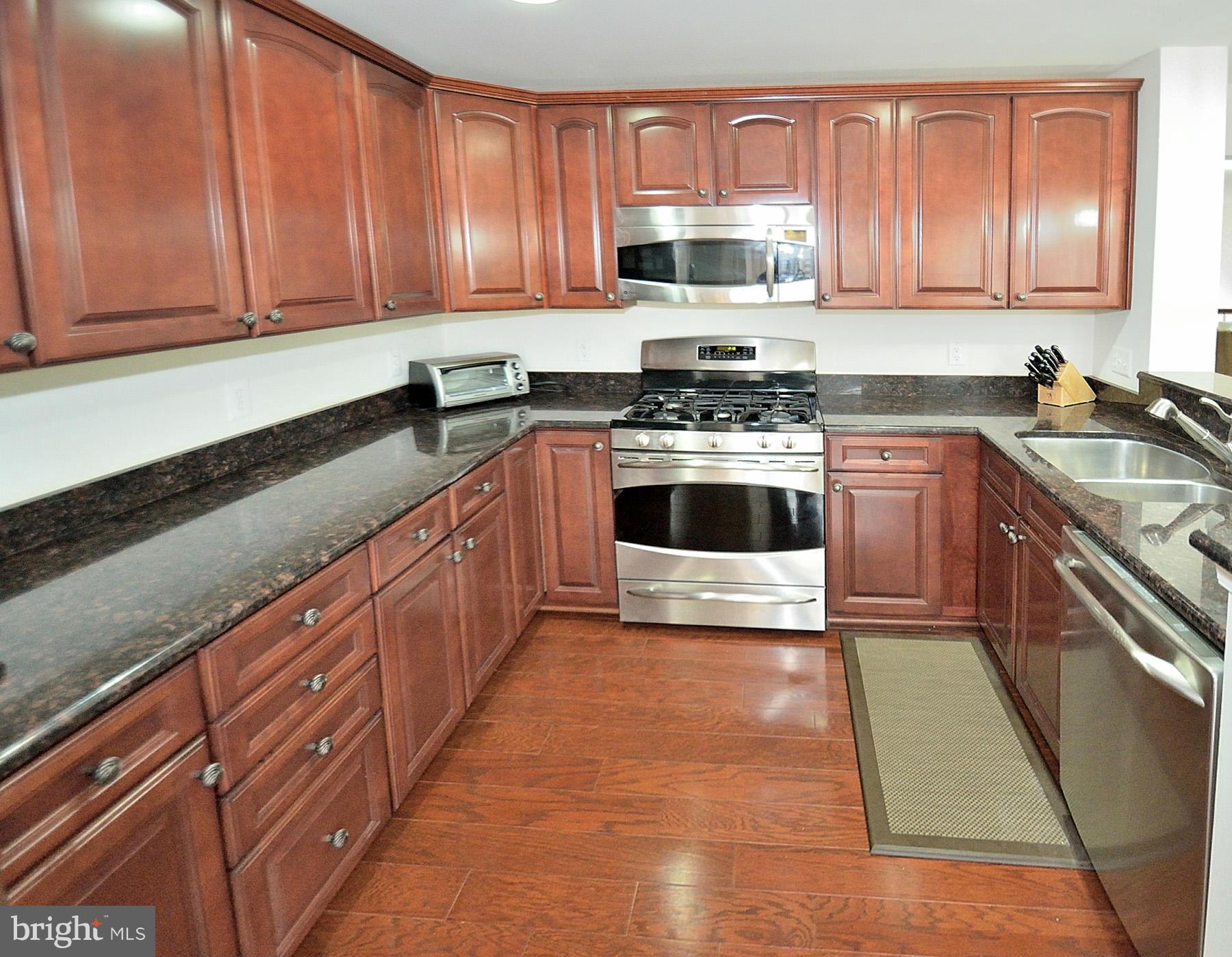 CENTREVILLE CROSSING - Residential