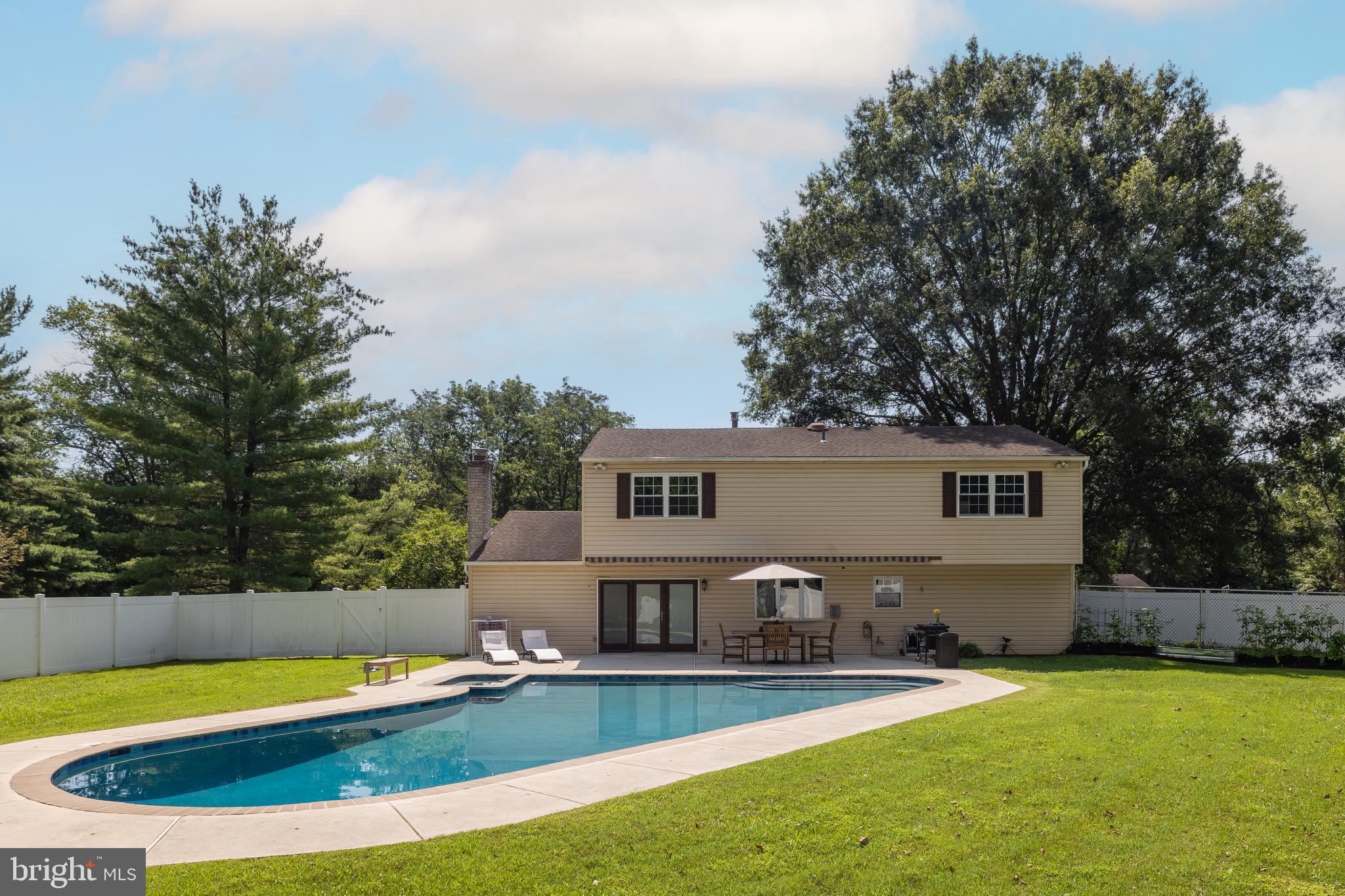 HUNTINGDON HOMES - Residential