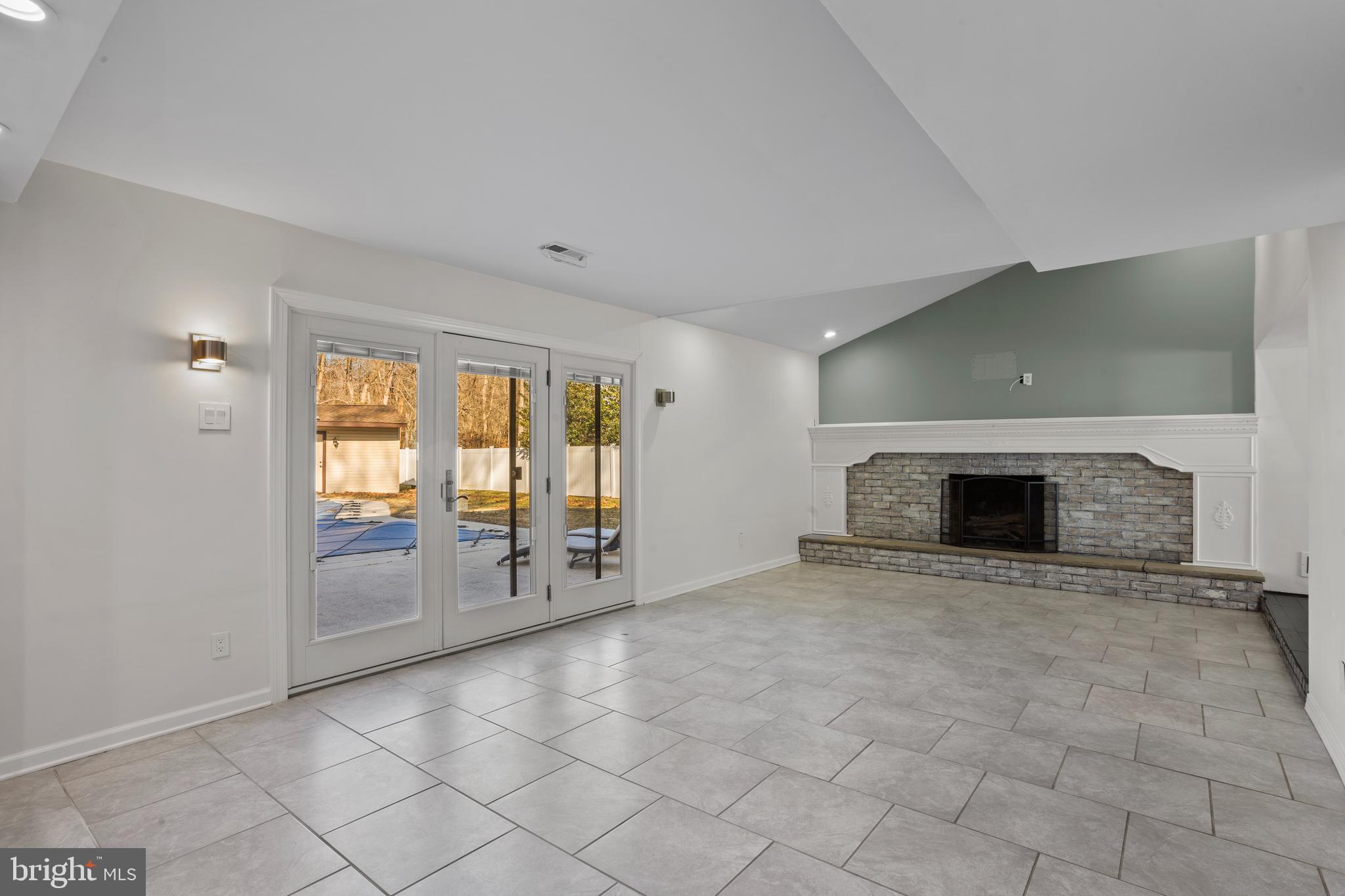 HUNTINGDON HOMES - Residential