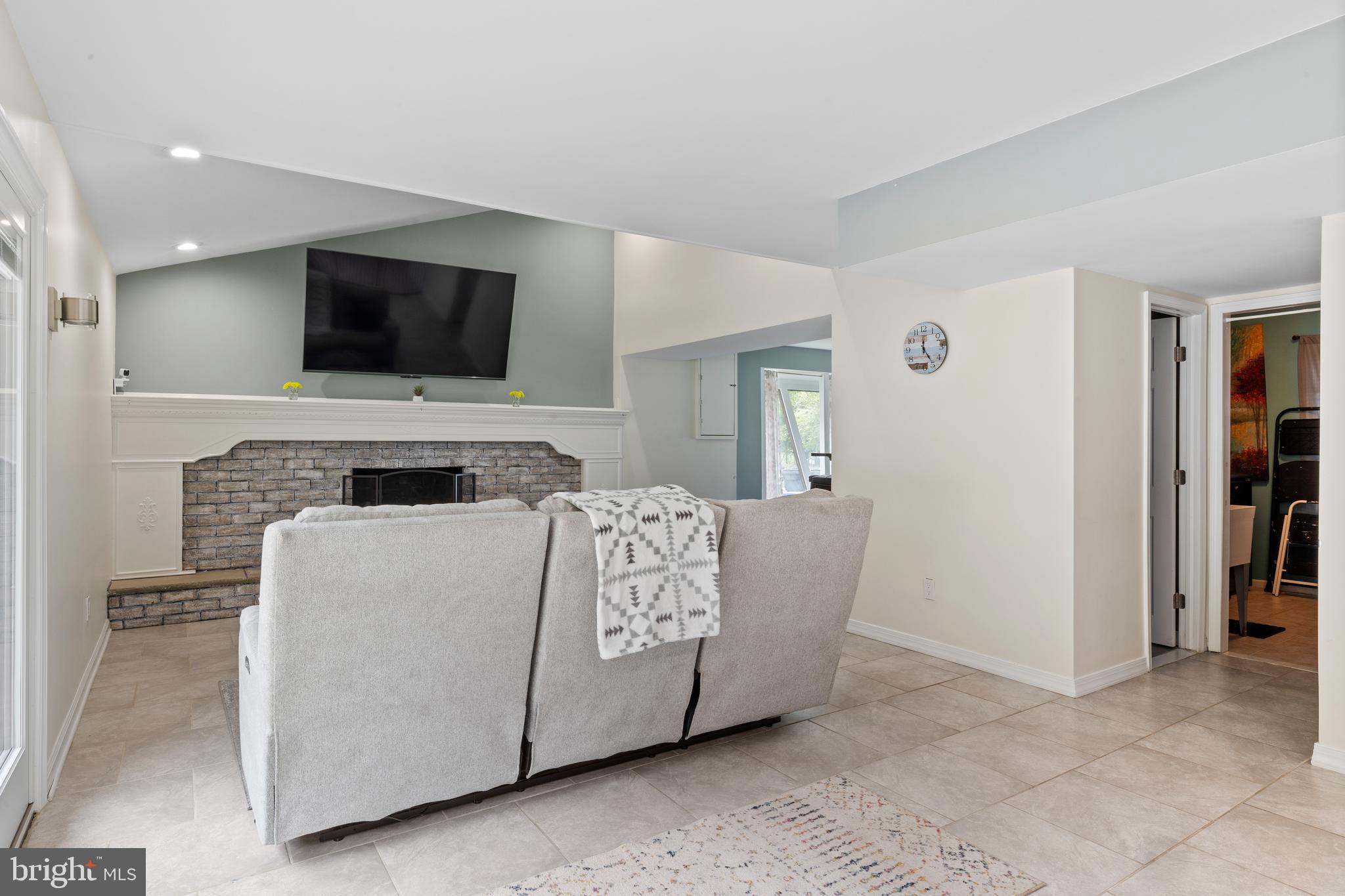 HUNTINGDON HOMES - Residential