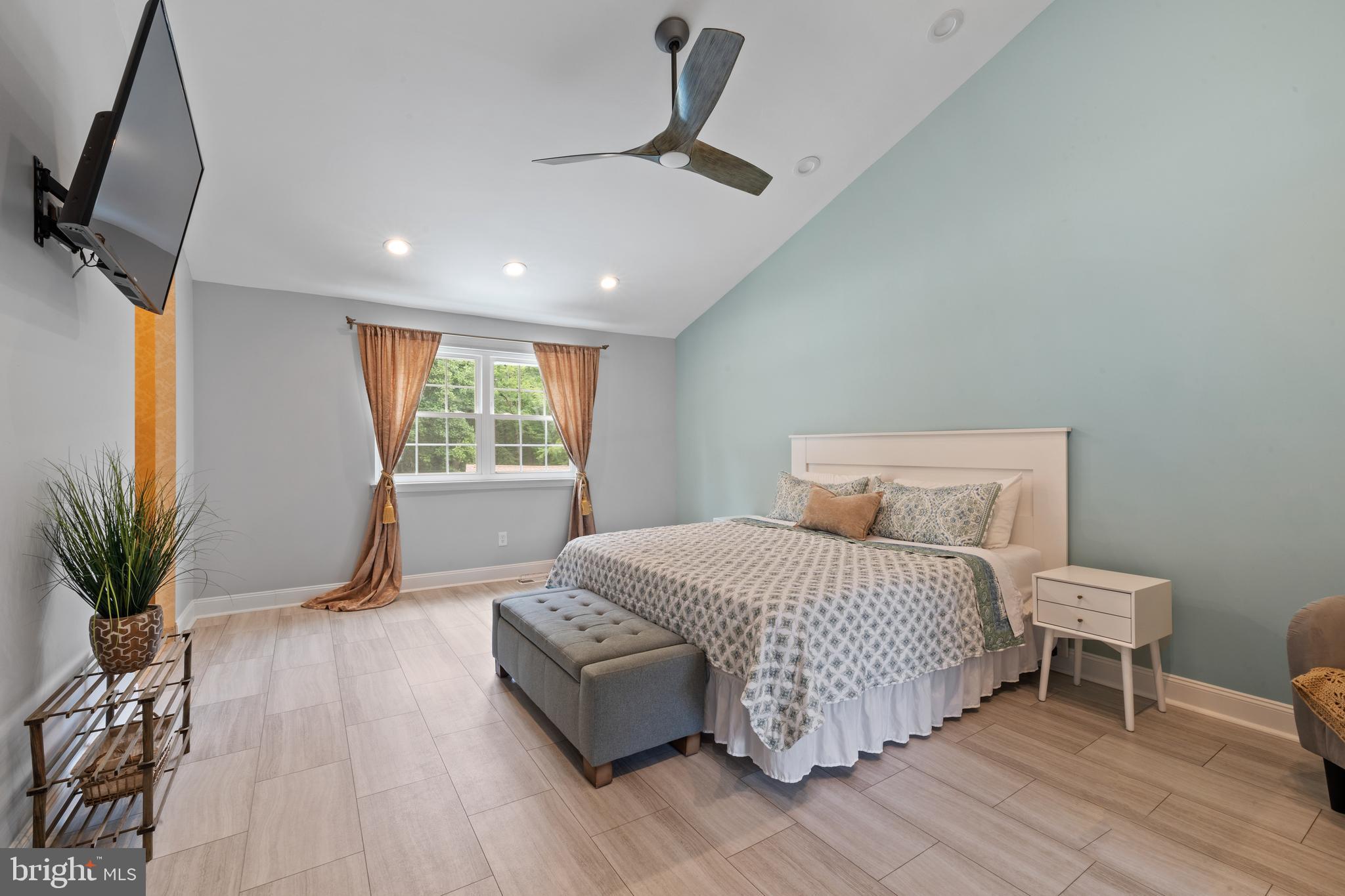 HUNTINGDON HOMES - Residential