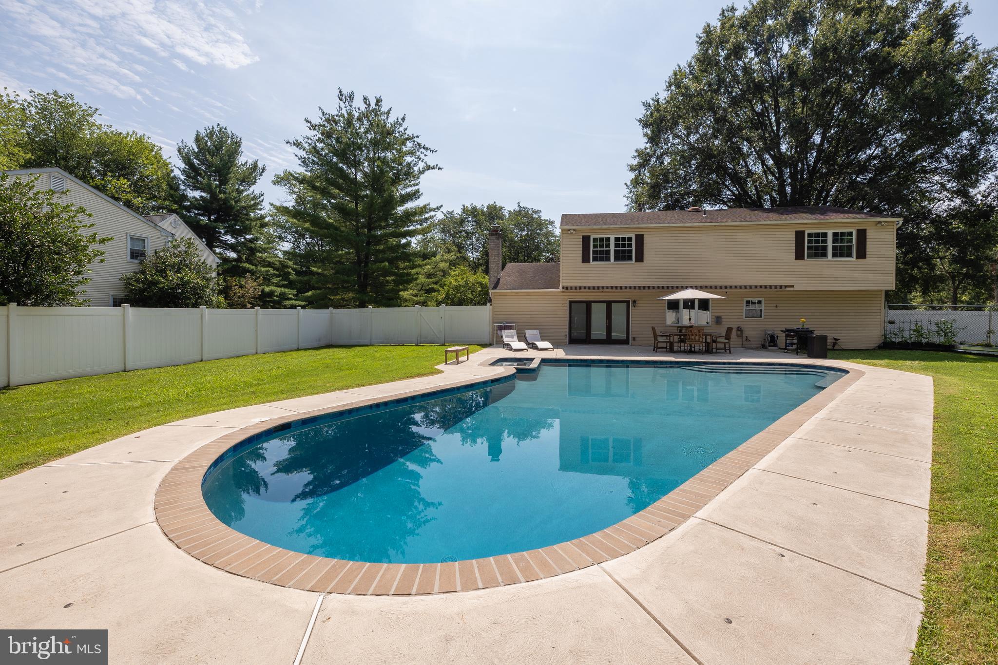 HUNTINGDON HOMES - Residential