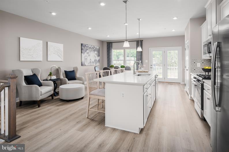 8246 WILLOWBEND TURN LAST STRAUSS ENDUNIT