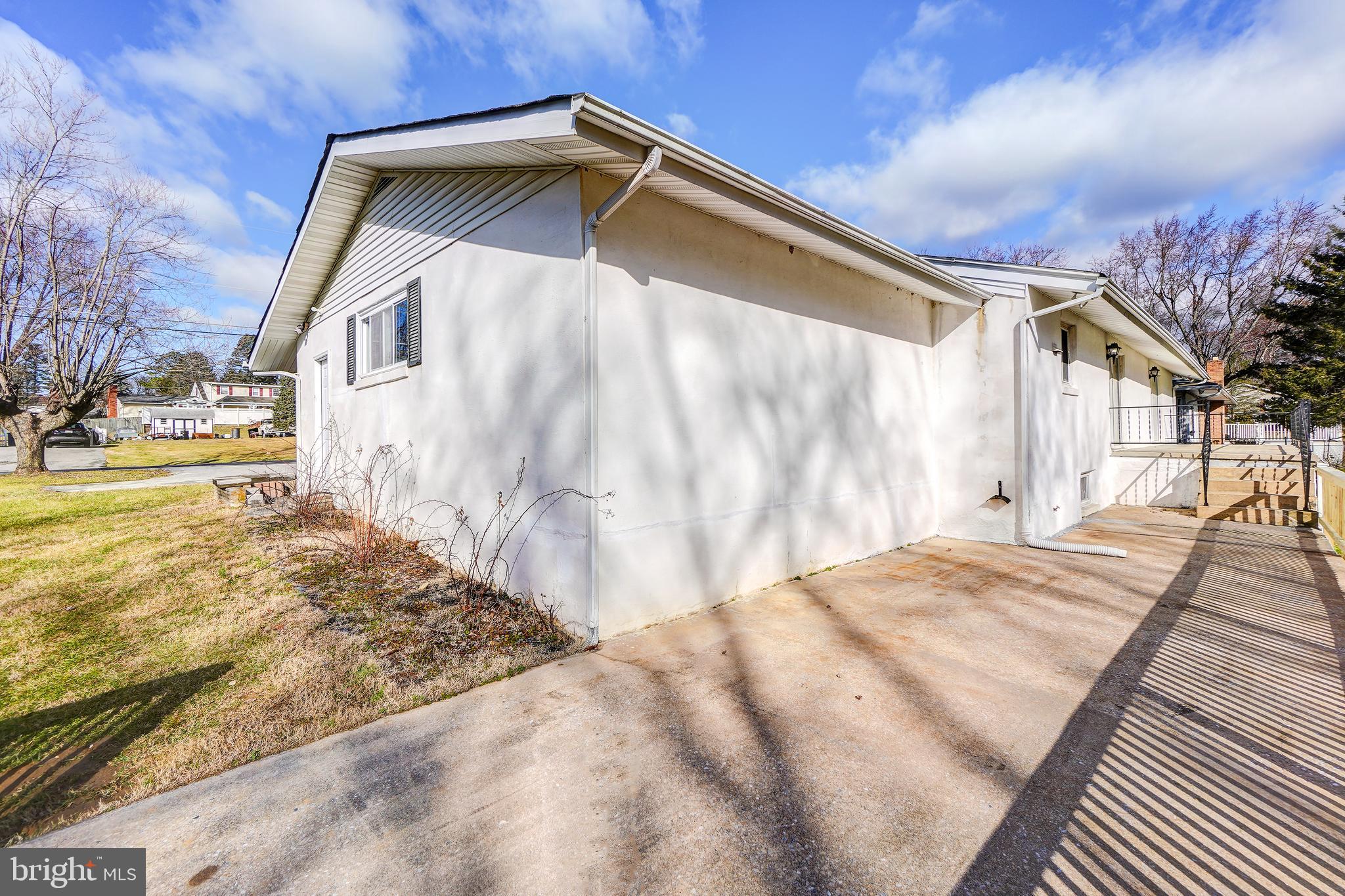 RIDGELY PARK - Residential Lease