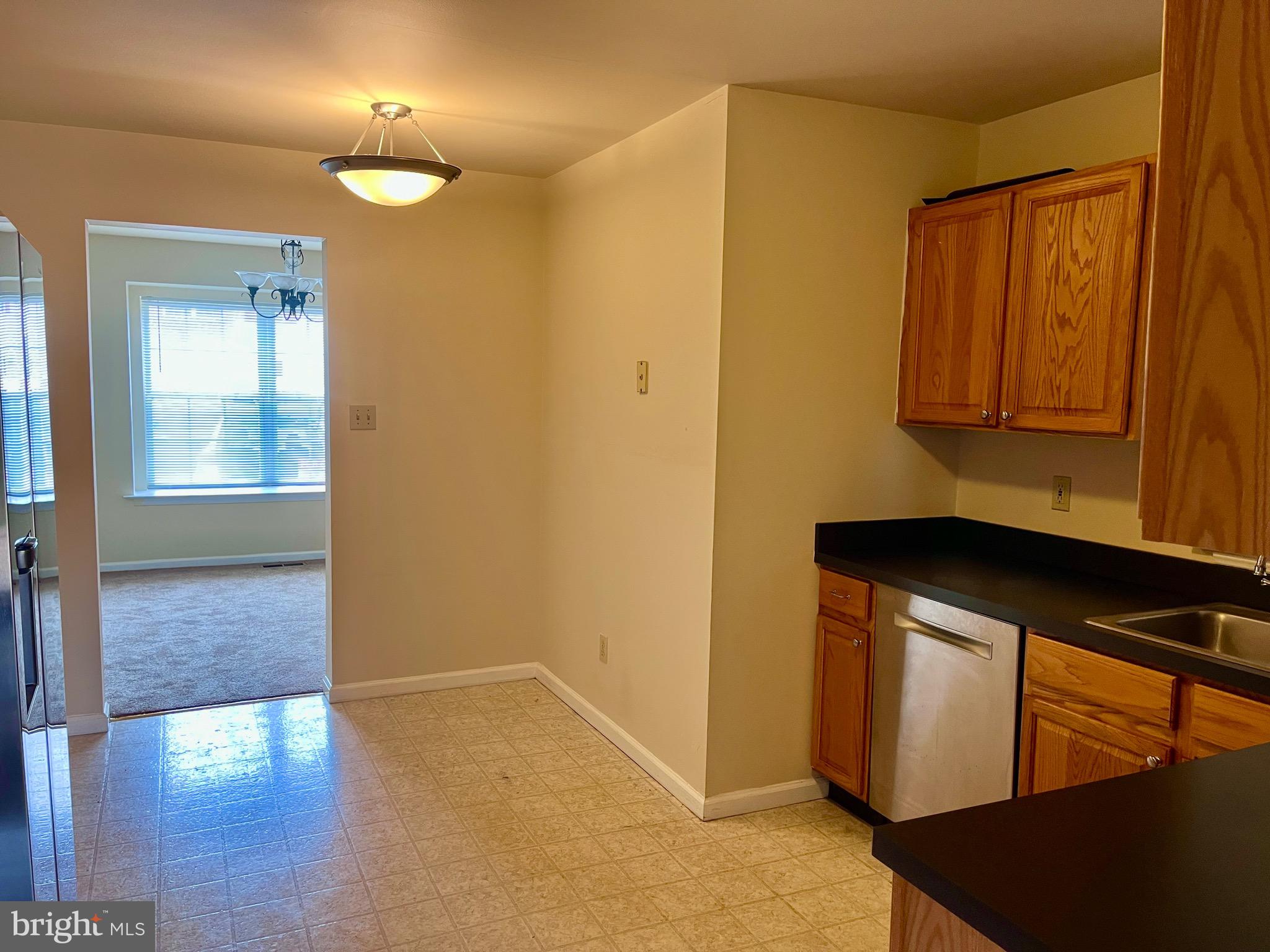 FAIRLAWN COURT - Residential