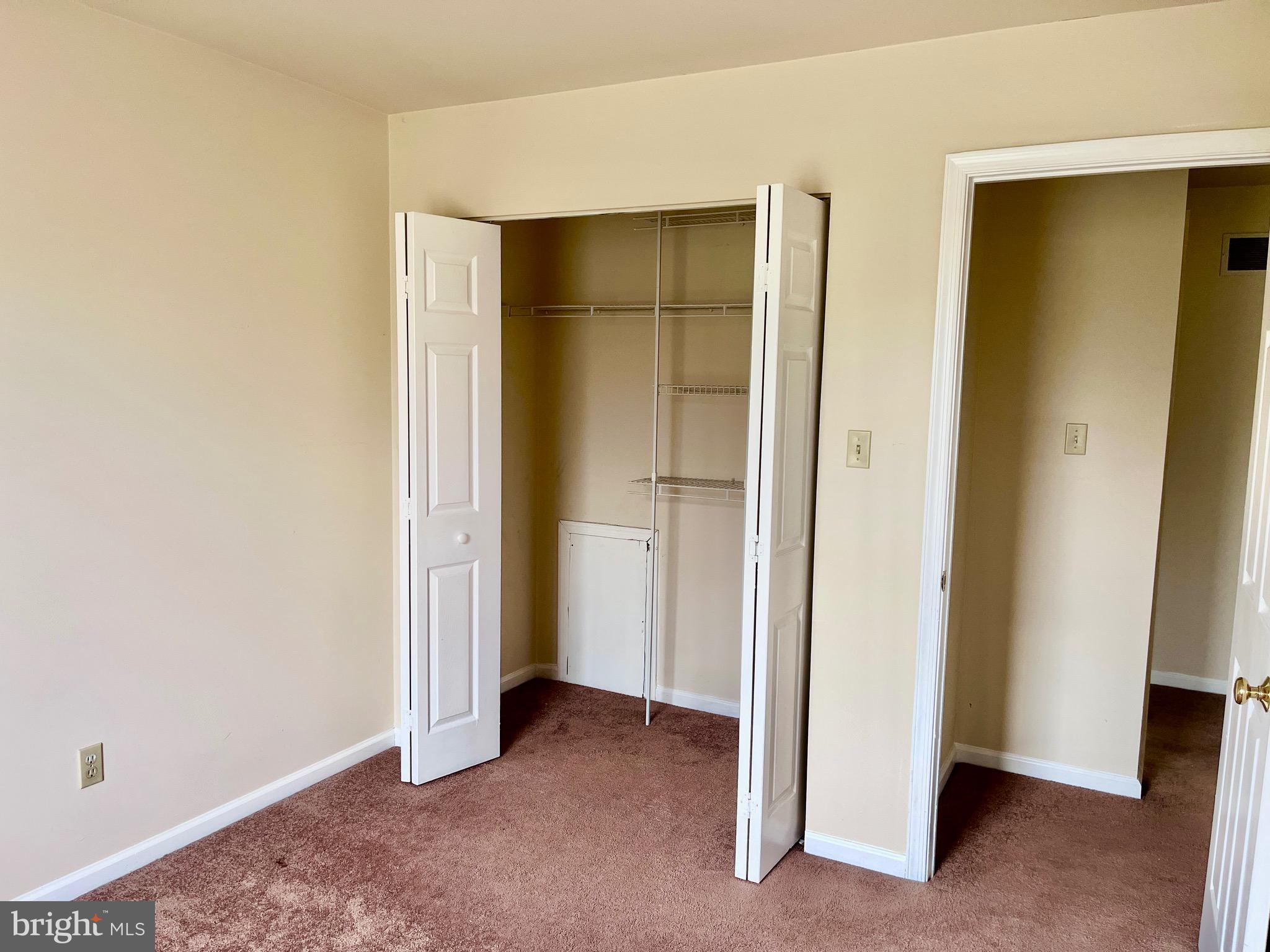 FAIRLAWN COURT - Residential