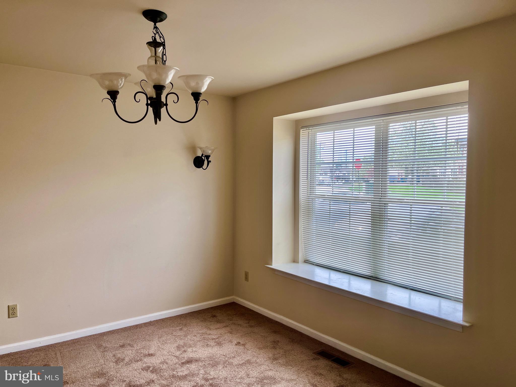 FAIRLAWN COURT - Residential