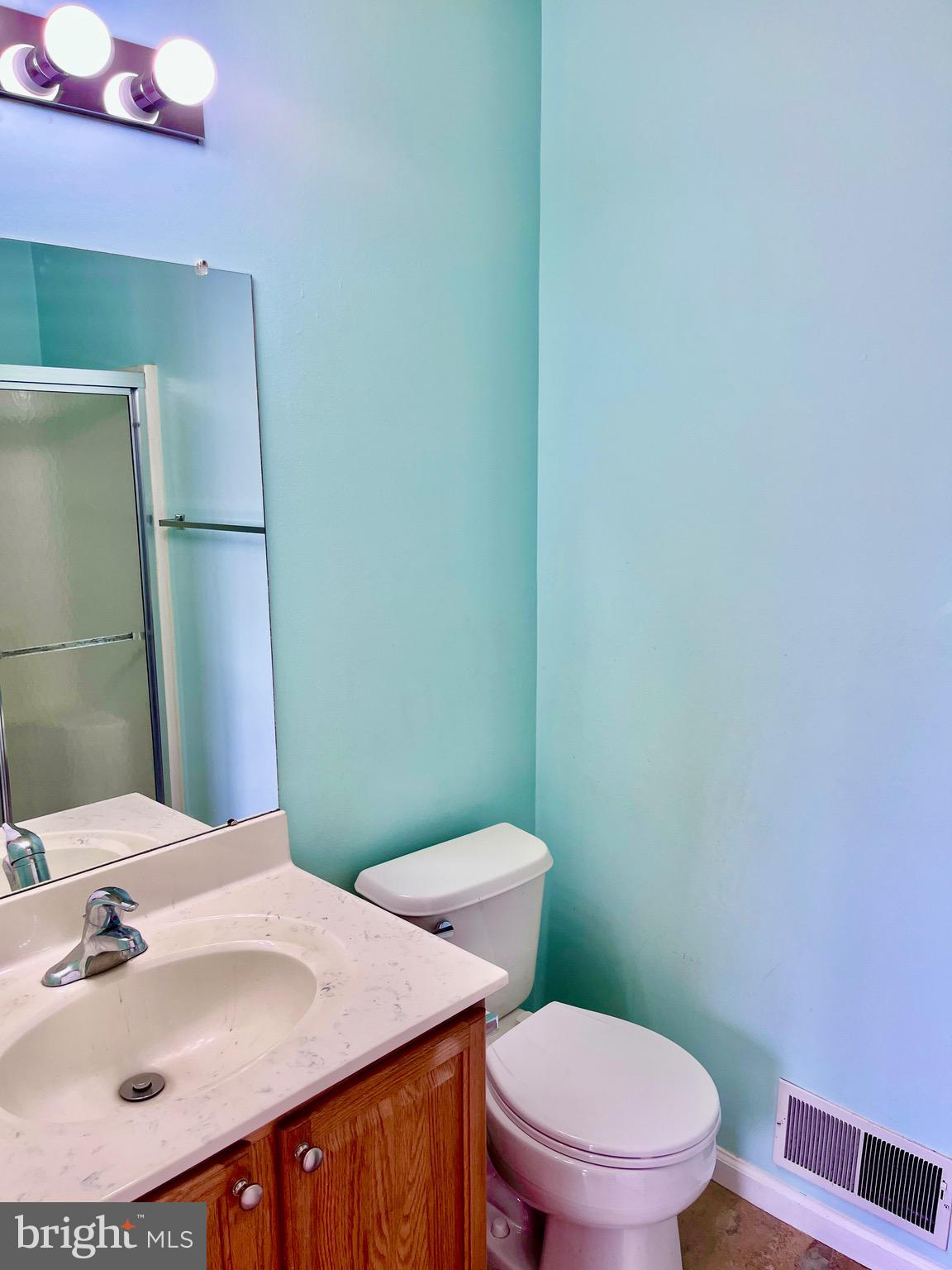 FAIRLAWN COURT - Residential