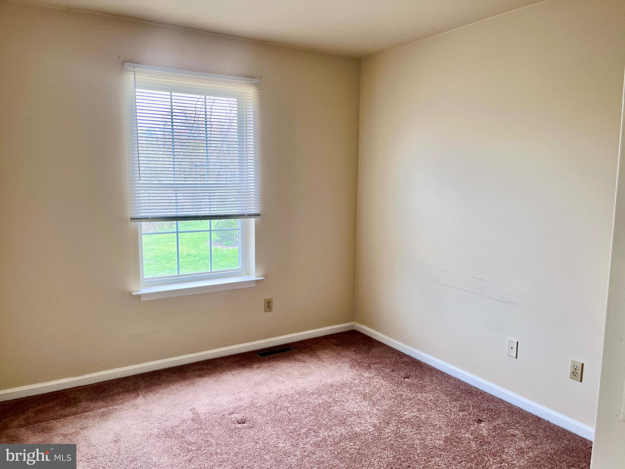 FAIRLAWN COURT - Residential