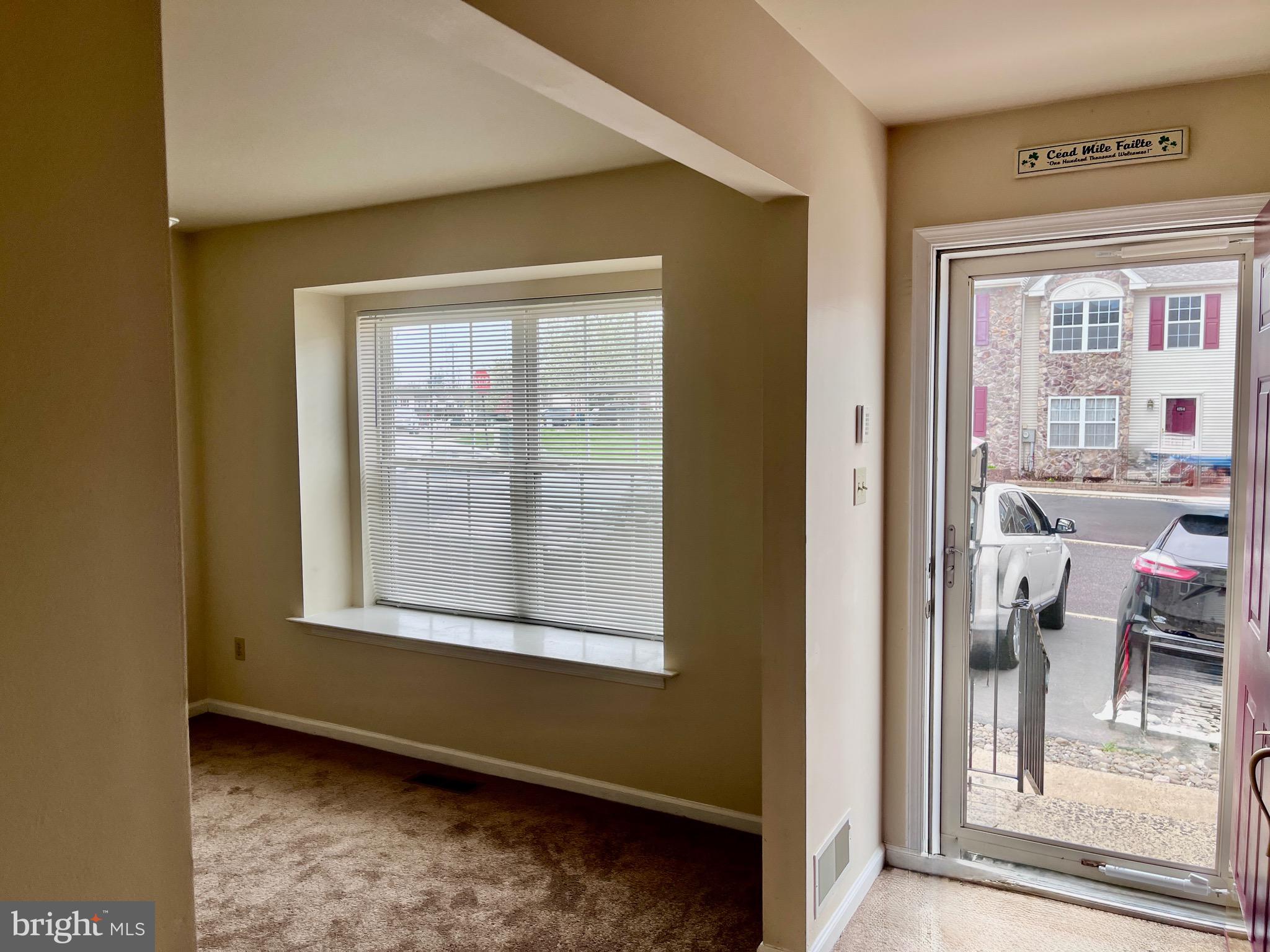 FAIRLAWN COURT - Residential