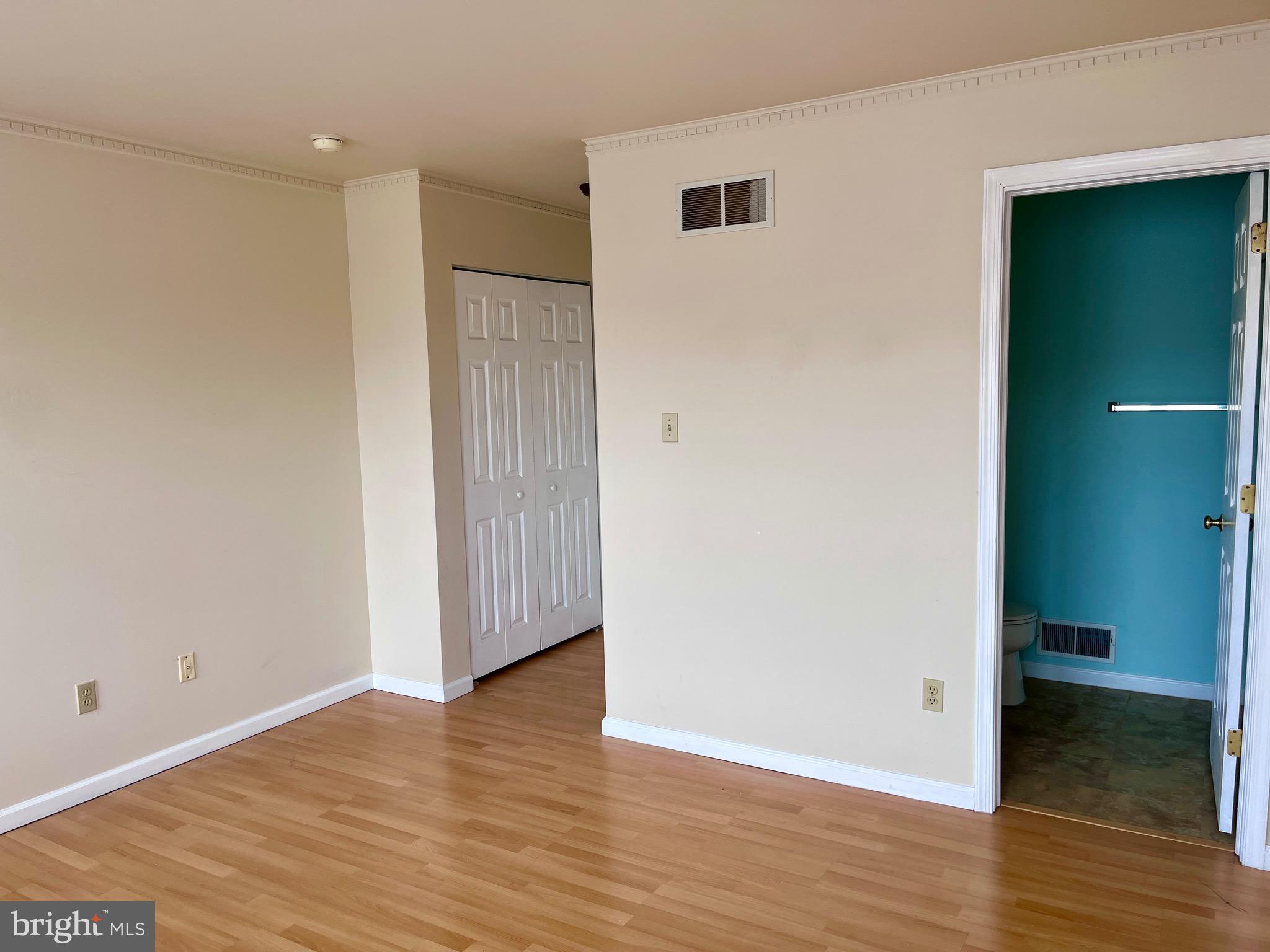 FAIRLAWN COURT - Residential