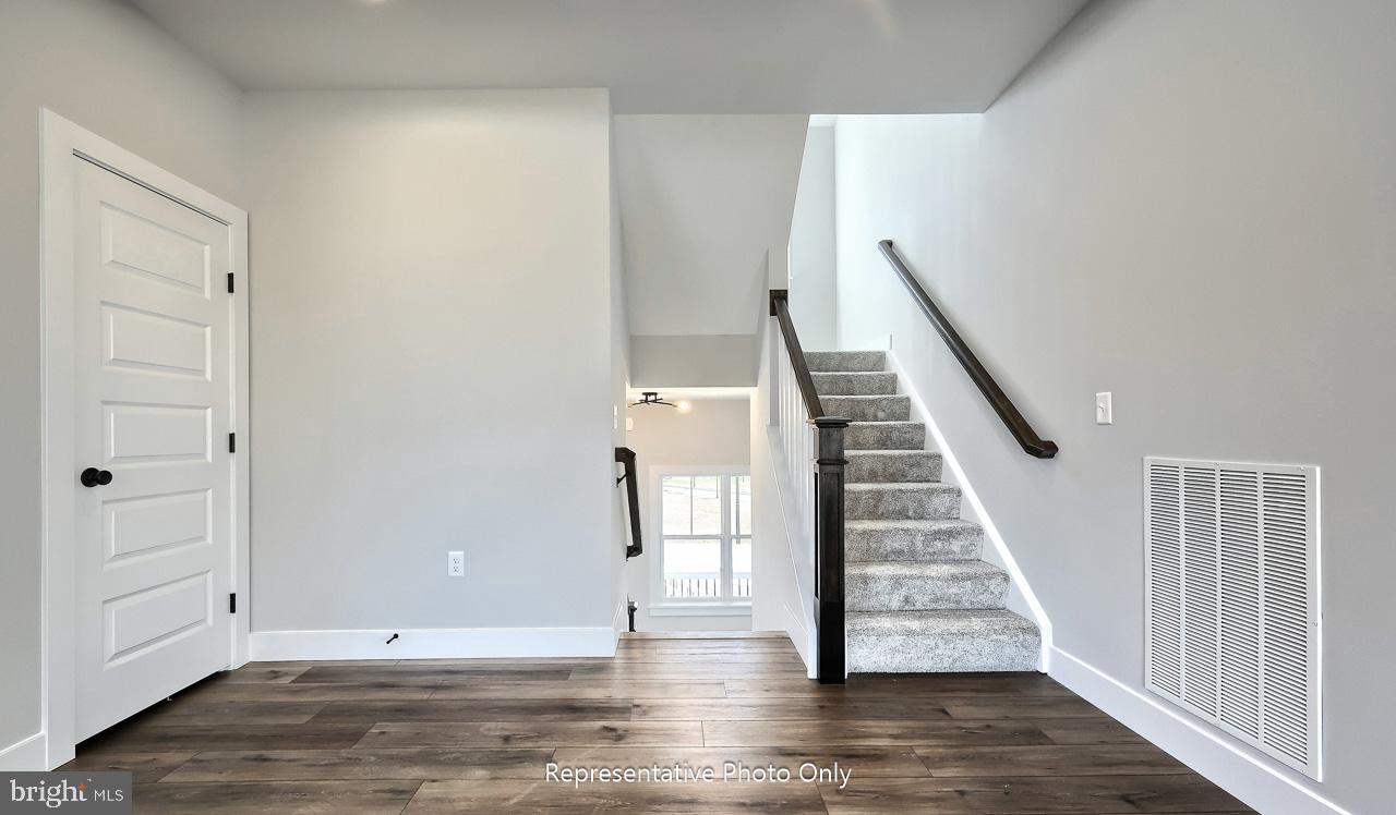 WALTON HILL - Residential