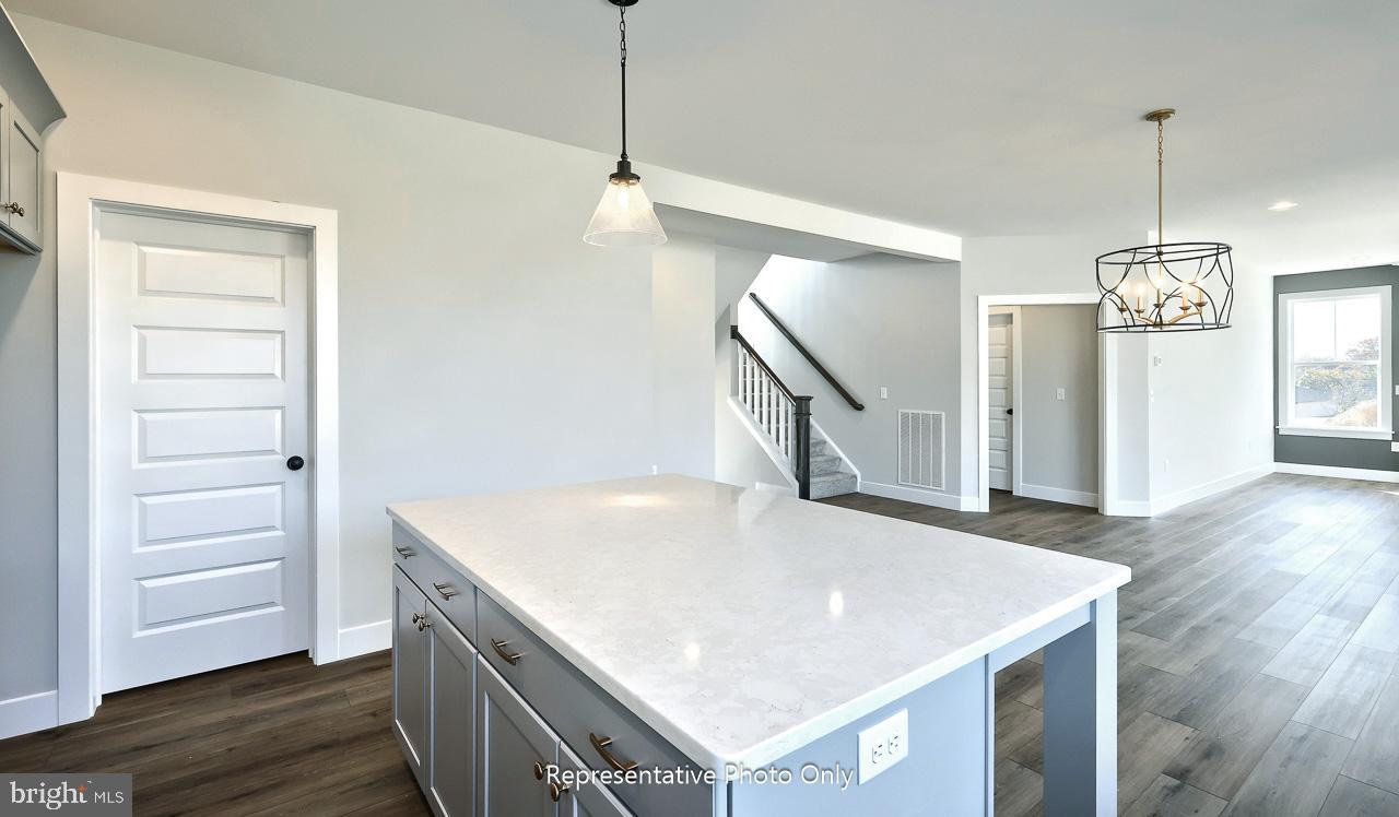 WALTON HILL - Residential