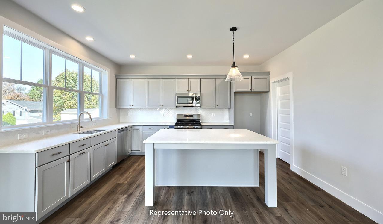 WALTON HILL - Residential