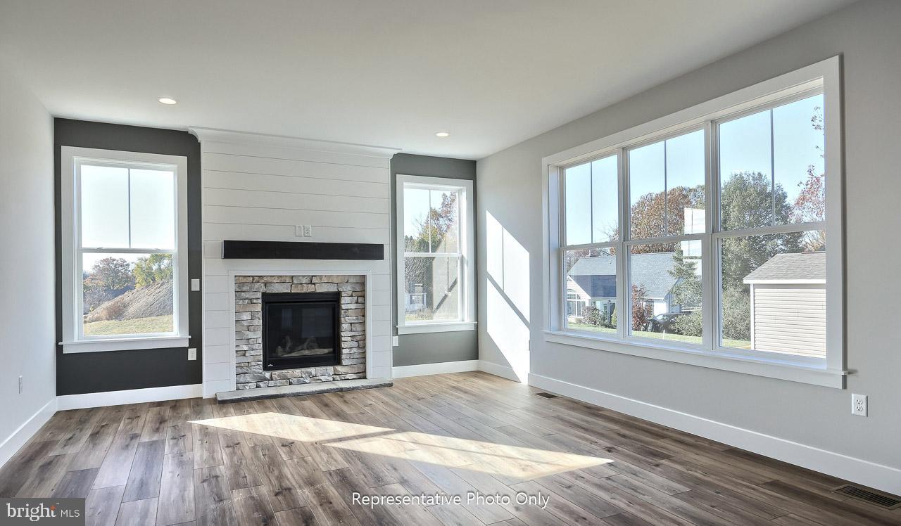 WALTON HILL - Residential