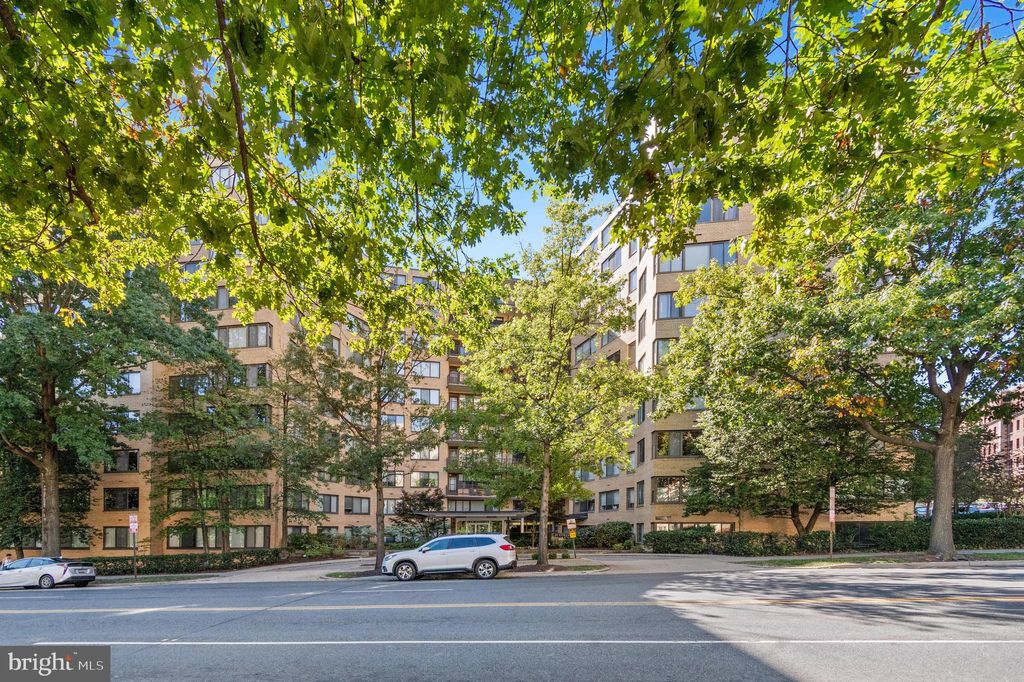 Photo of 4740 Connecticut Avenue NW #903, WASHINGTON, DC 20008 (MLS # DCDC2226126)