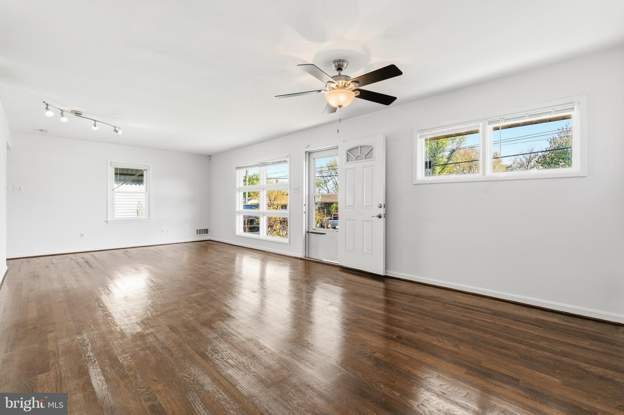 ROCKLAND - Residential