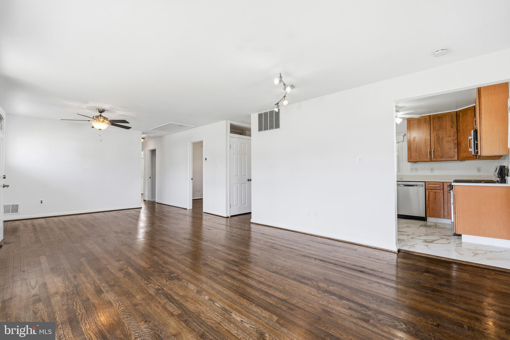 ROCKLAND - Residential