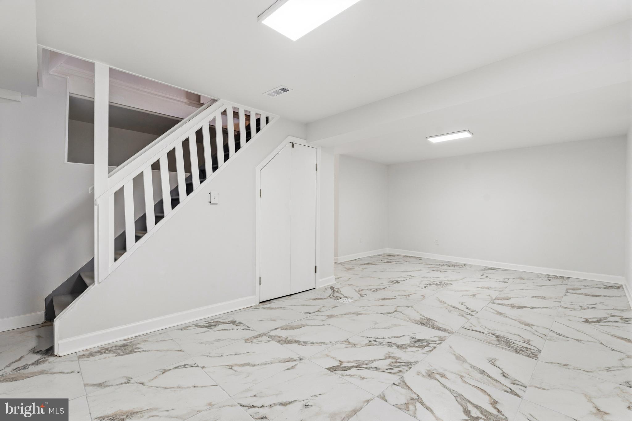 ROCKLAND - Residential