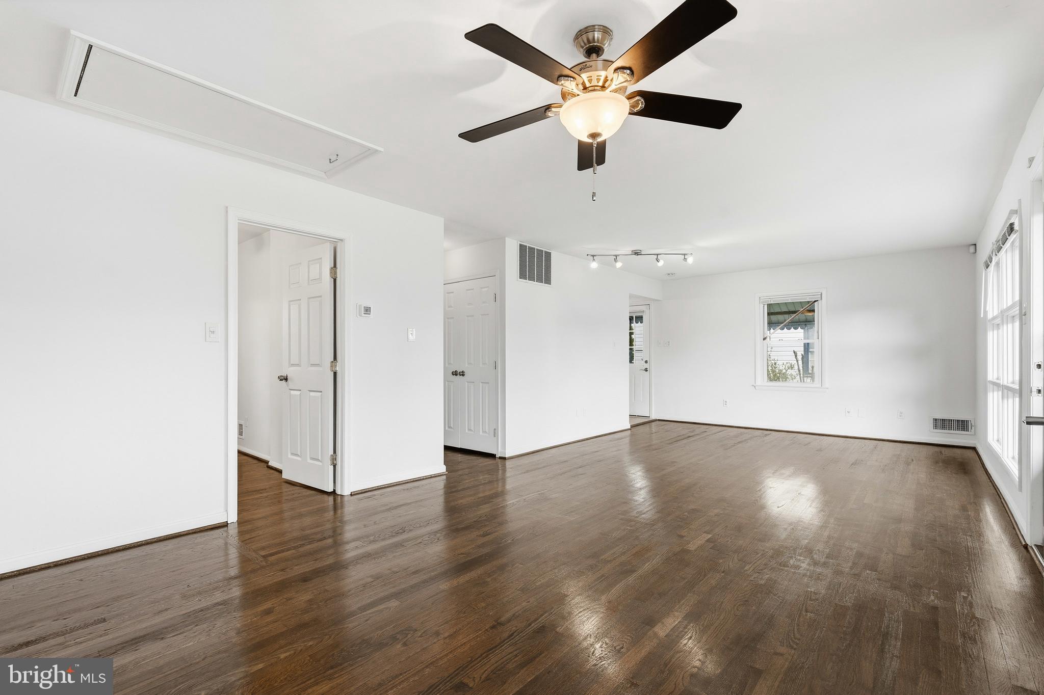 ROCKLAND - Residential