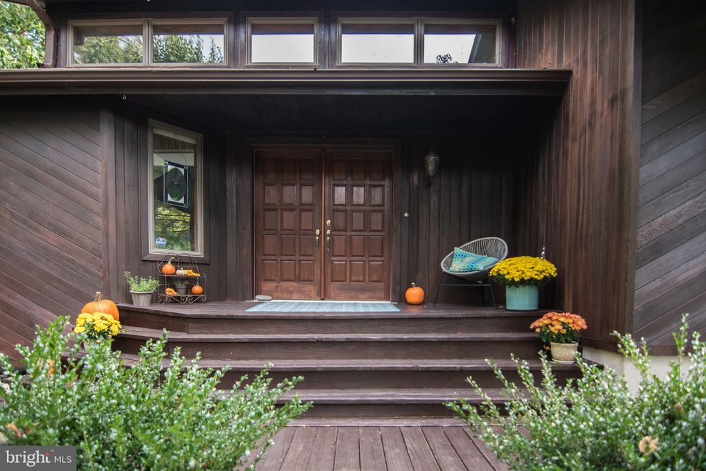 Photo of 5502 E Timberview Court, WILMINGTON, DE 19808 (MLS # DENC2092134)