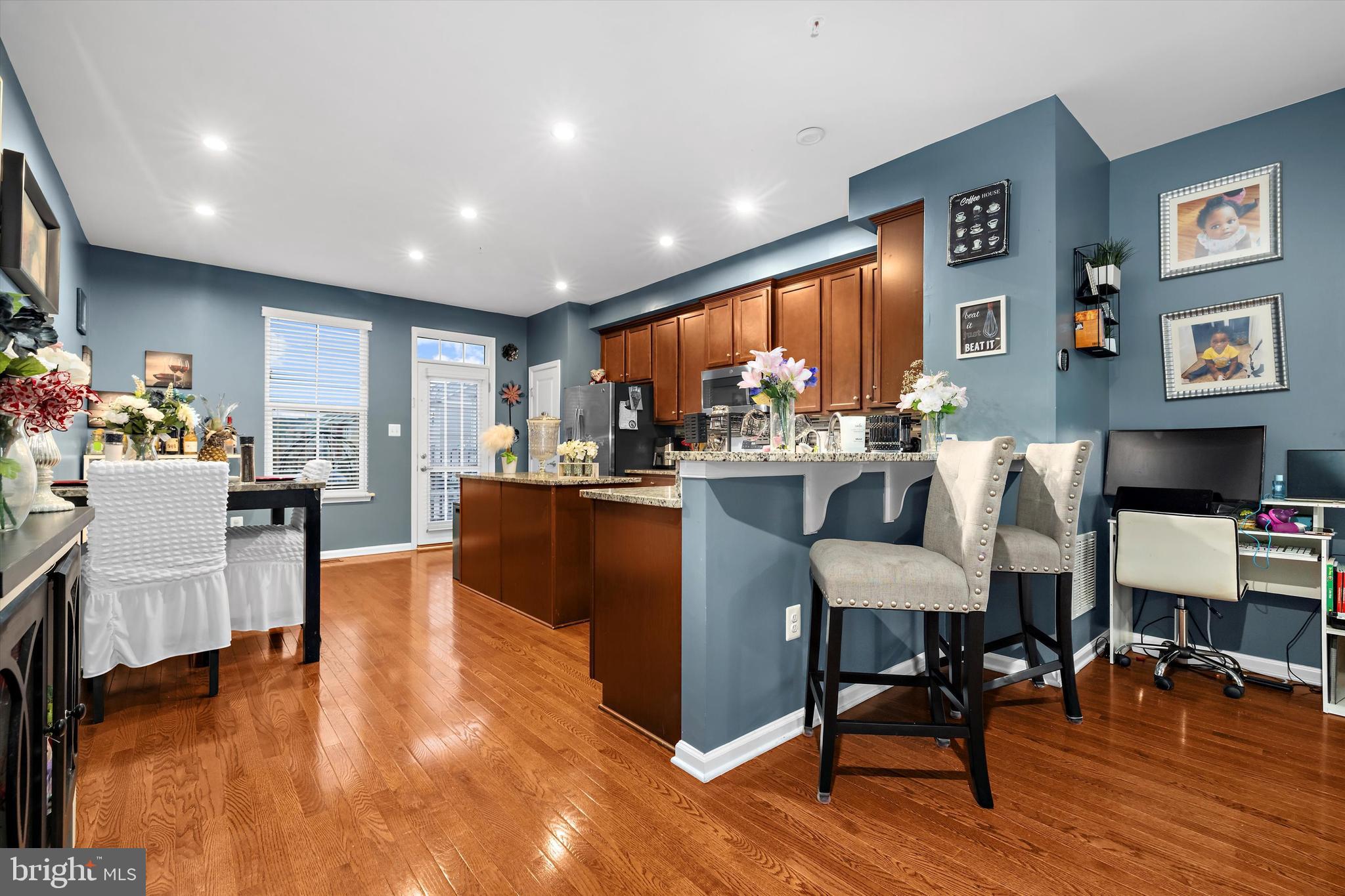 CREEKSIDE VILLAGE AT TANYARD SPRINGS - Residential