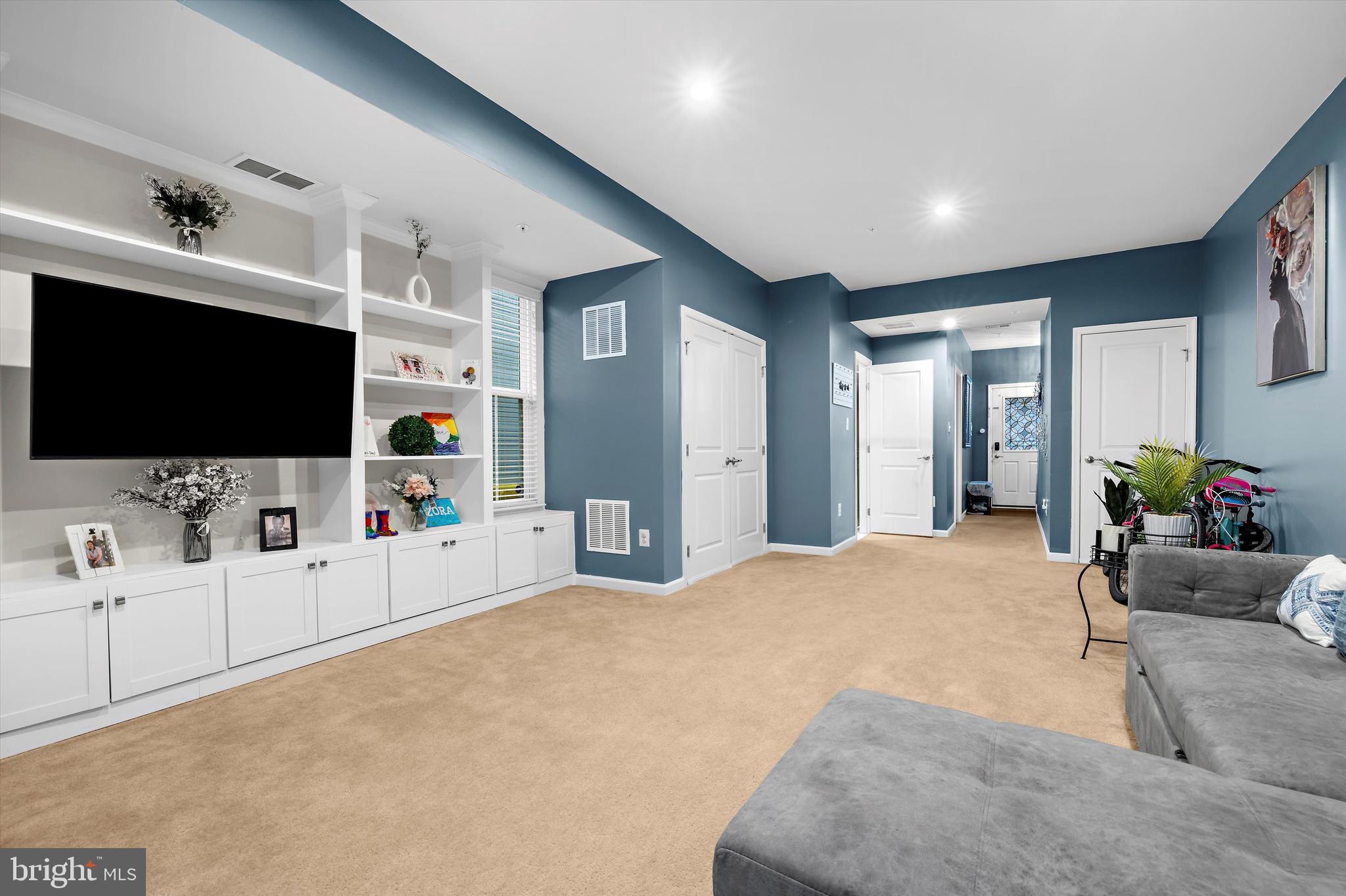 CREEKSIDE VILLAGE AT TANYARD SPRINGS - Residential