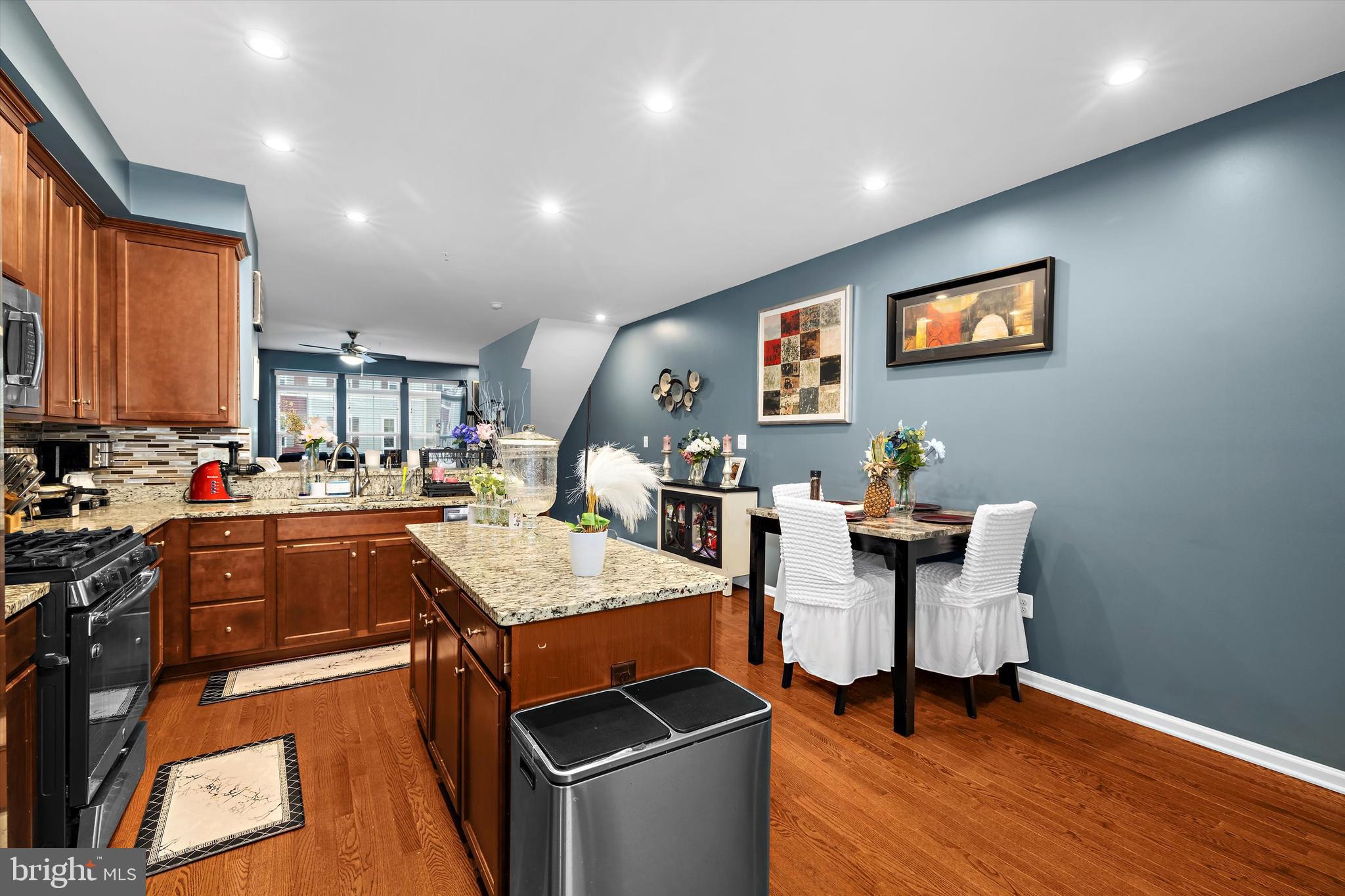 CREEKSIDE VILLAGE AT TANYARD SPRINGS - Residential