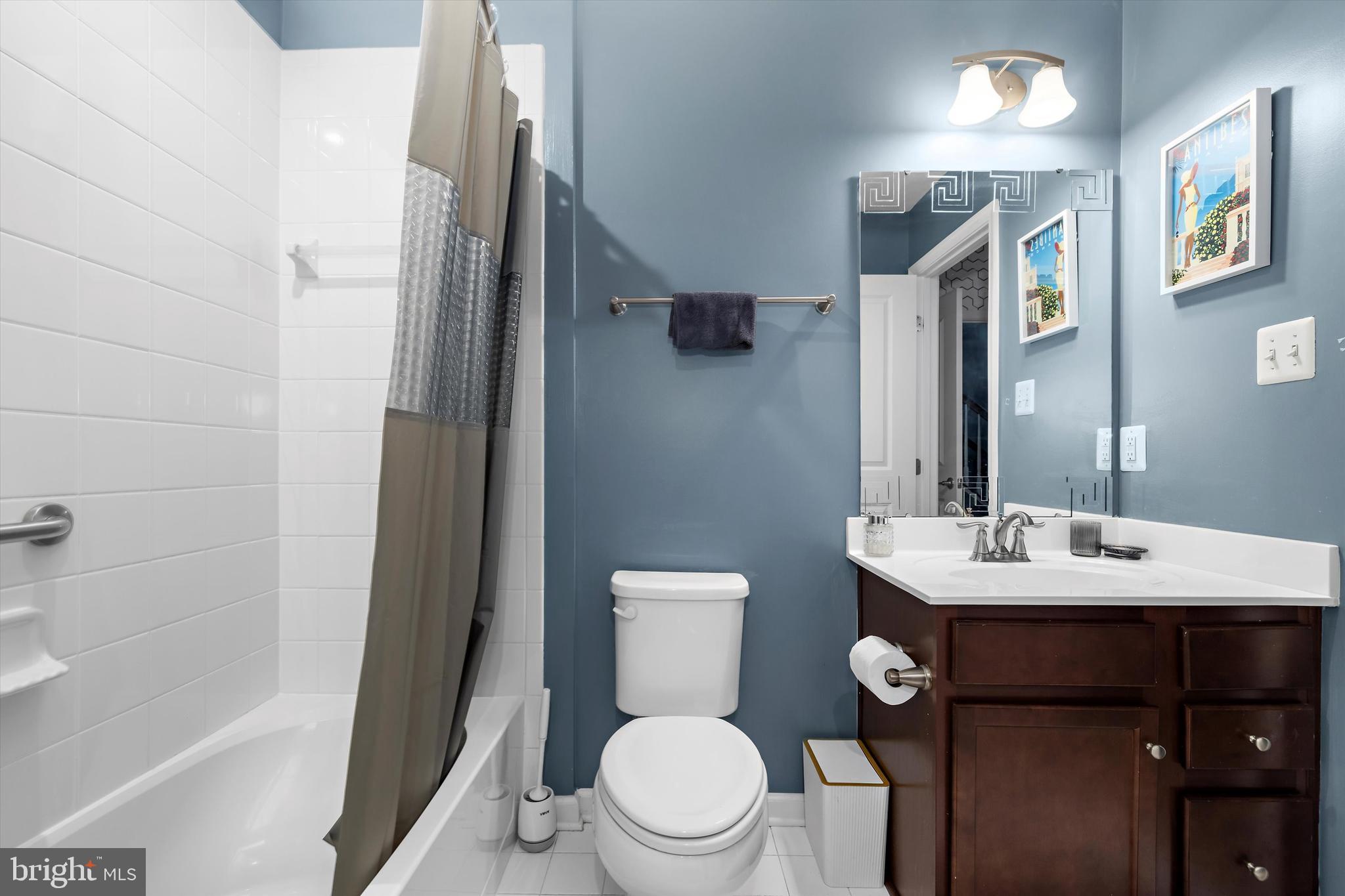 CREEKSIDE VILLAGE AT TANYARD SPRINGS - Residential