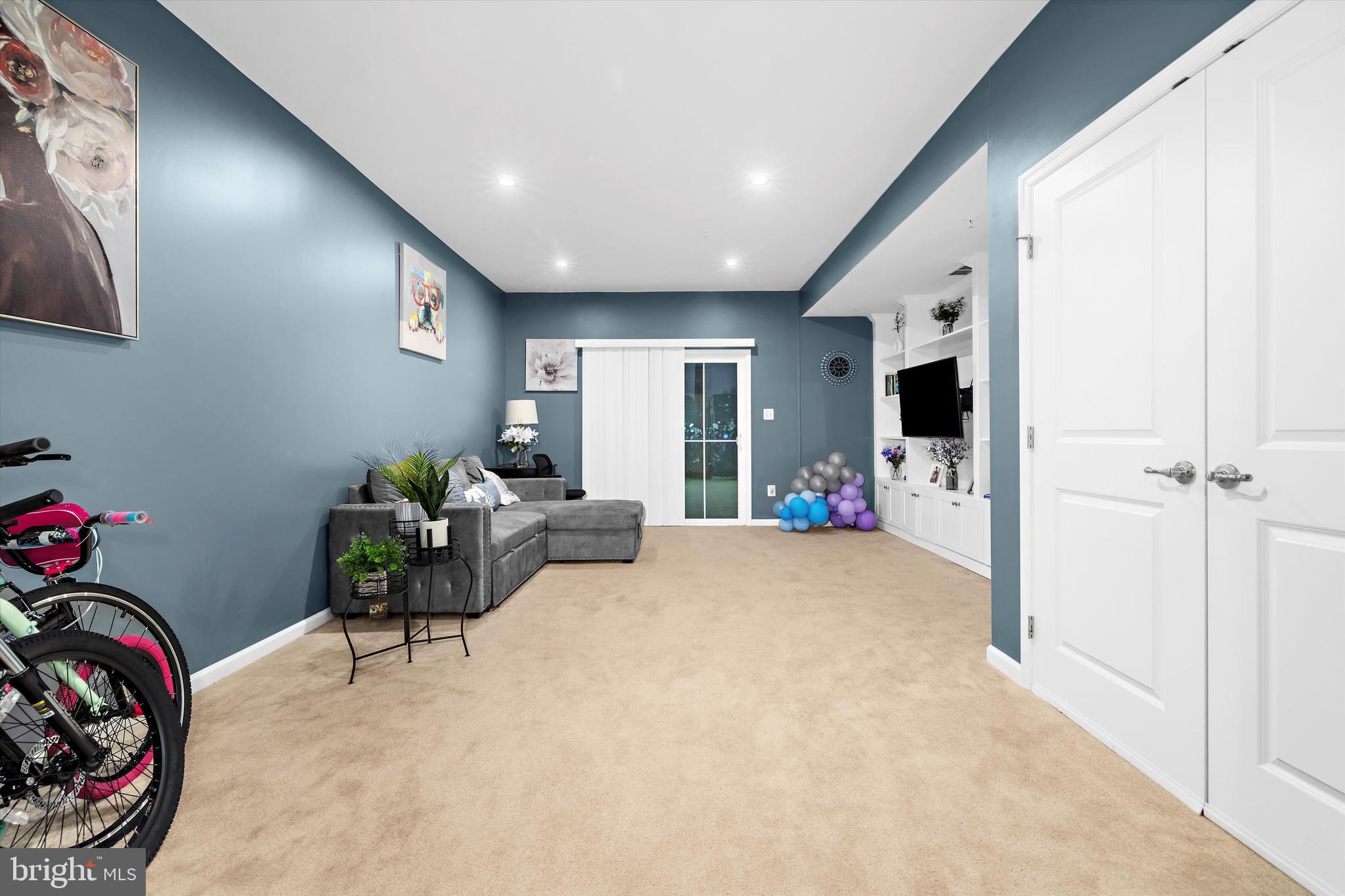 CREEKSIDE VILLAGE AT TANYARD SPRINGS - Residential