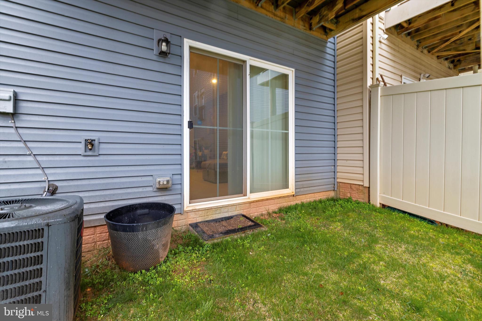 CREEKSIDE VILLAGE AT TANYARD SPRINGS - Residential