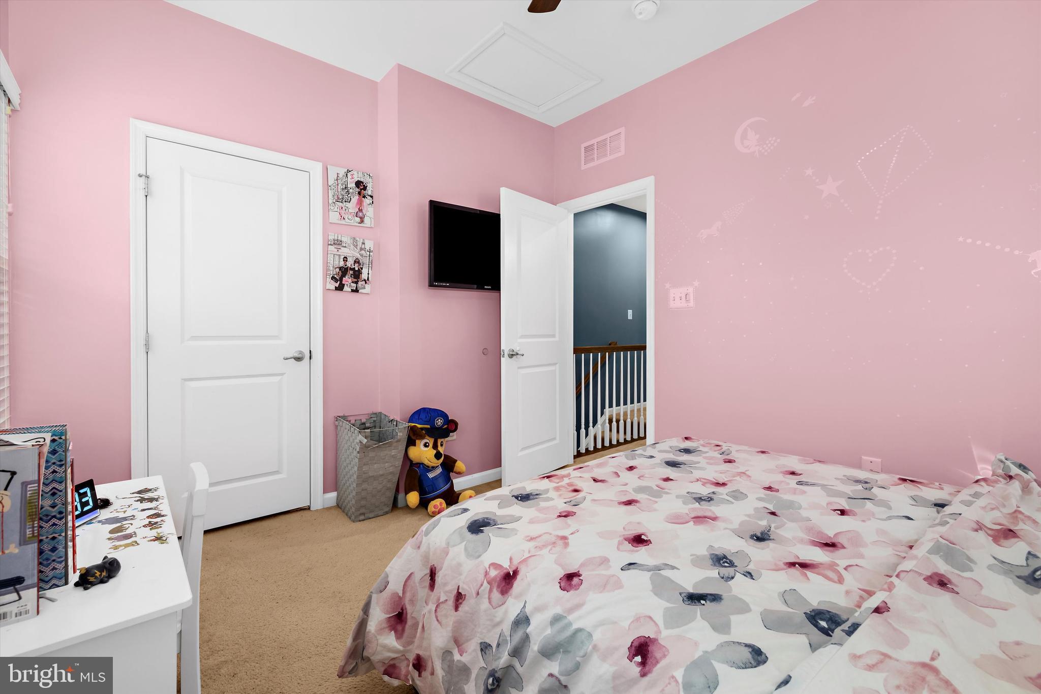 CREEKSIDE VILLAGE AT TANYARD SPRINGS - Residential