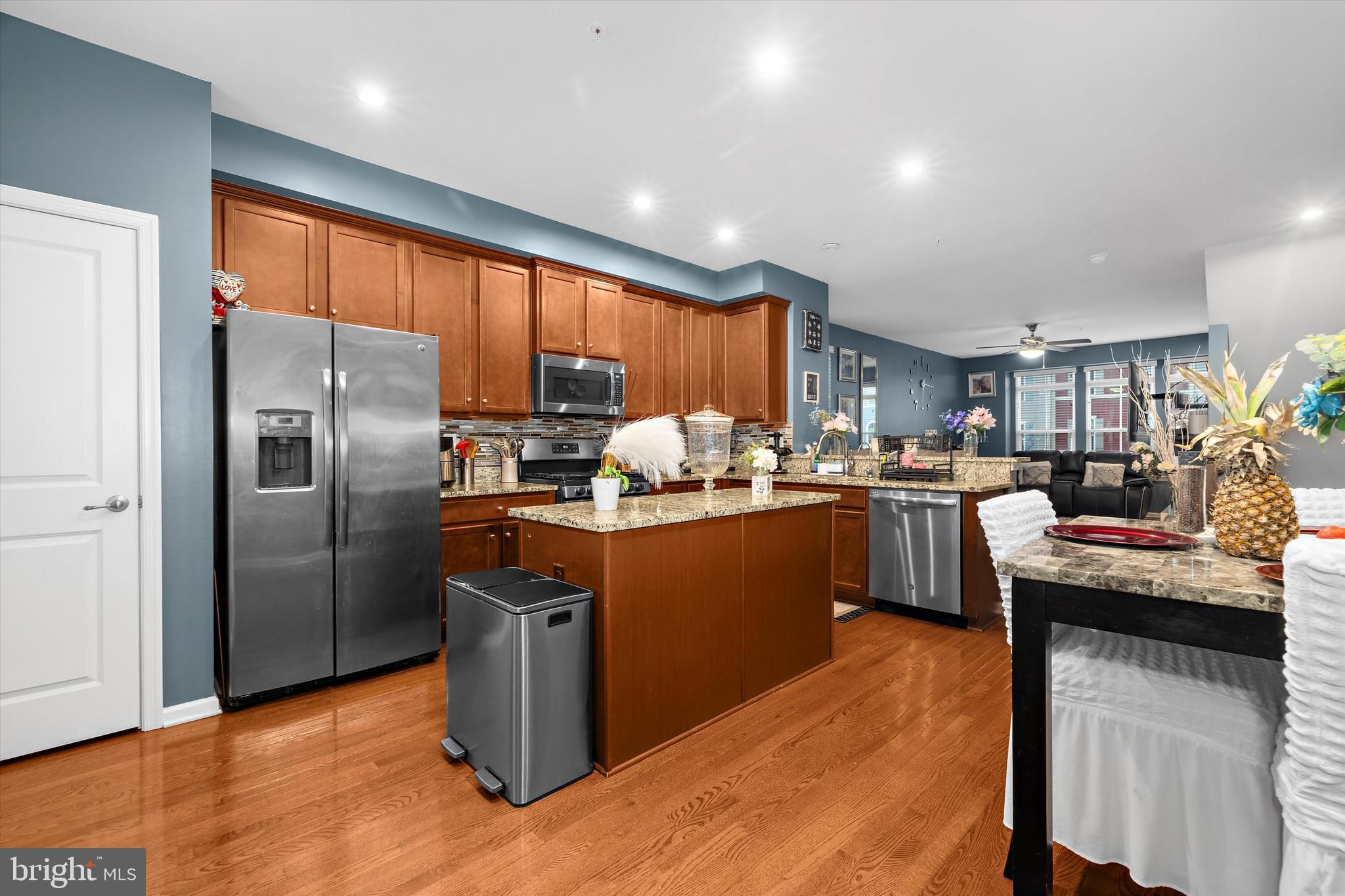 CREEKSIDE VILLAGE AT TANYARD SPRINGS - Residential