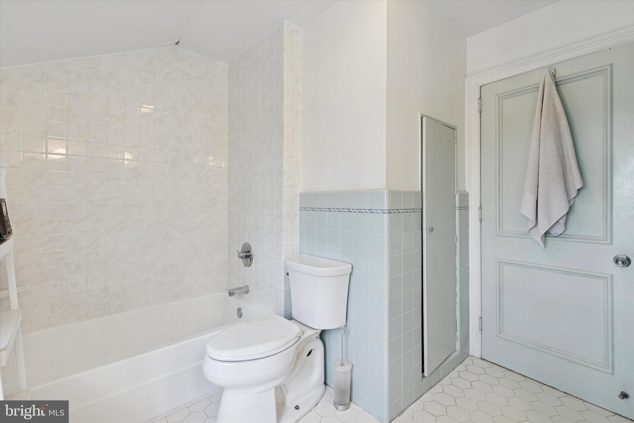 LAFAYETTE HILL - Residential