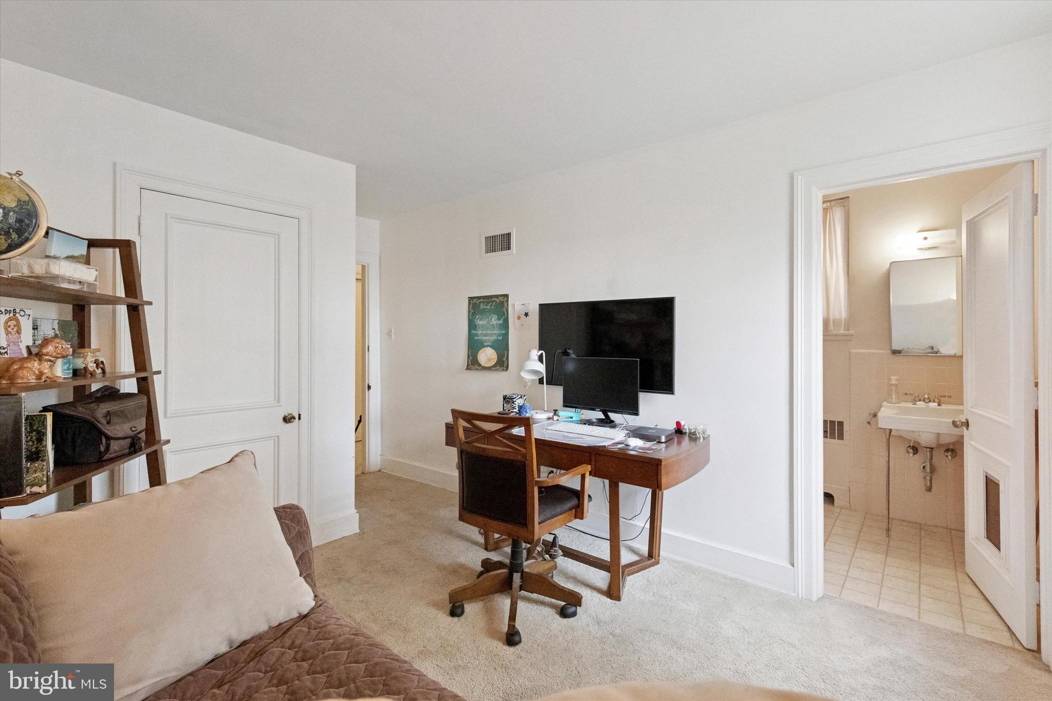 LAFAYETTE HILL - Residential