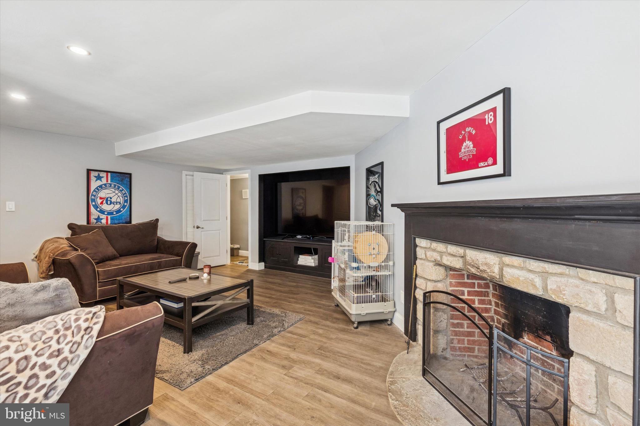 LAFAYETTE HILL - Residential